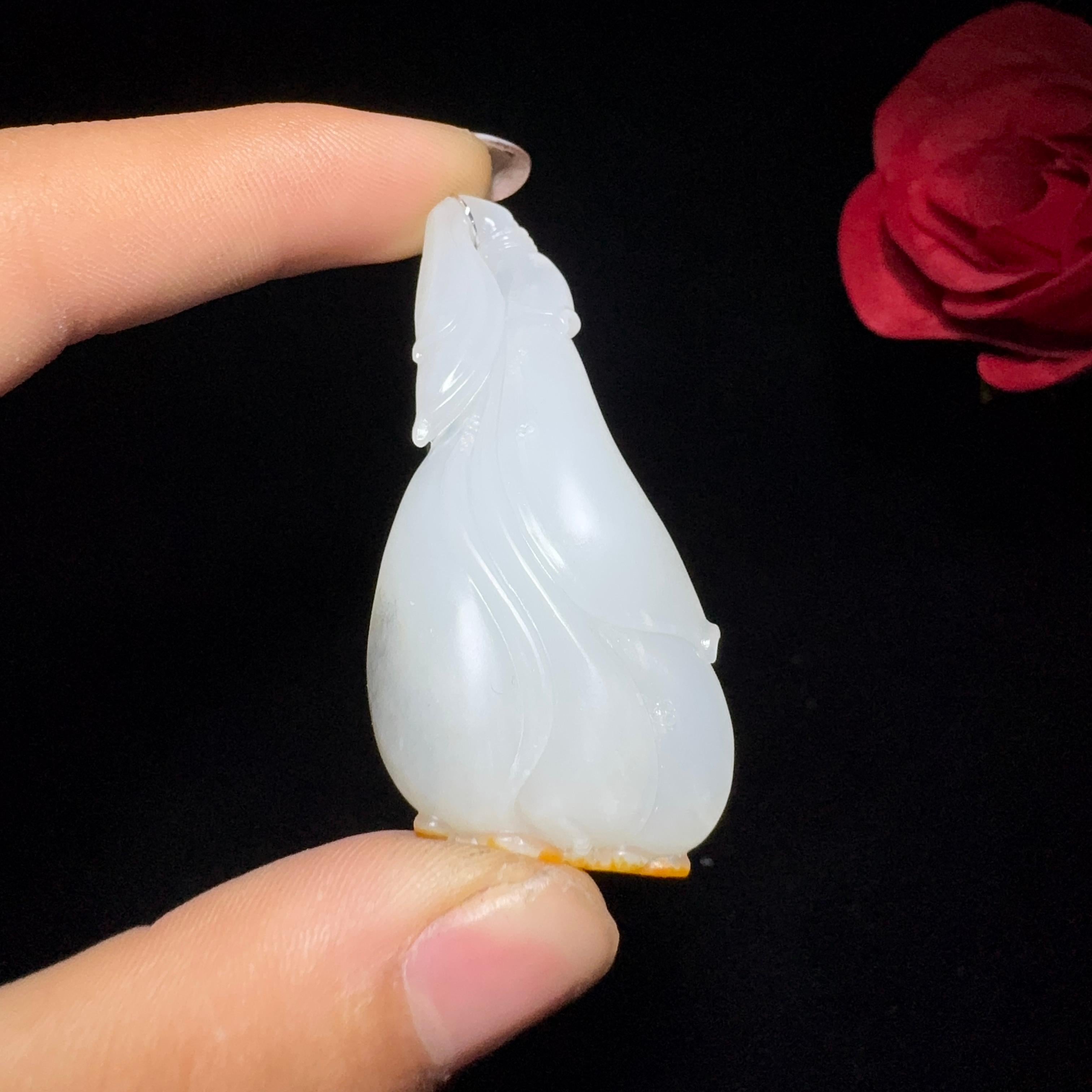和田玉籽料三色玉兰花挂件（16.5g）