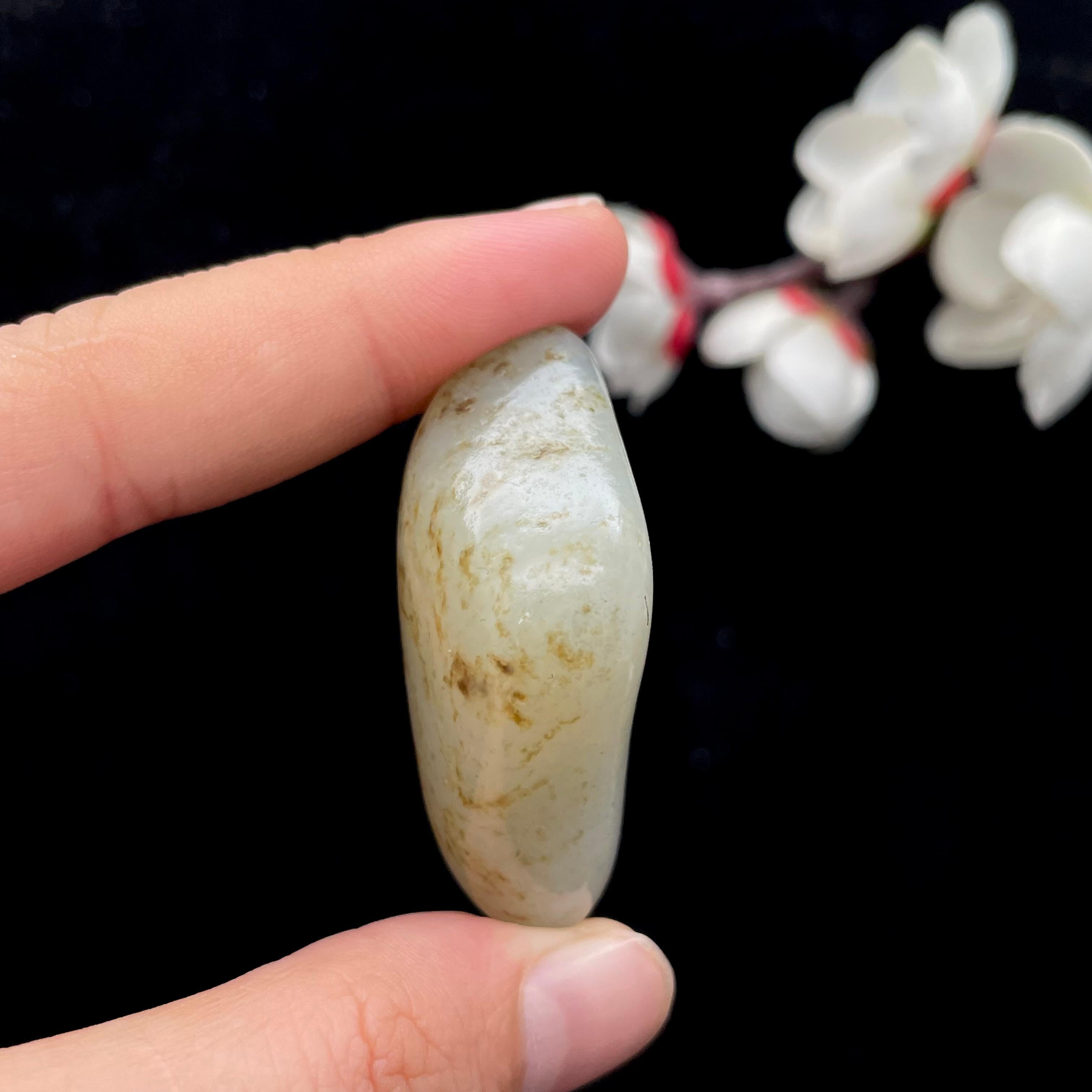和田玉秋梨皮青花底籽料（27.1g）