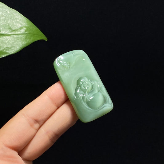高品质和田玉山料碧玉粉青佛公（24.6g）