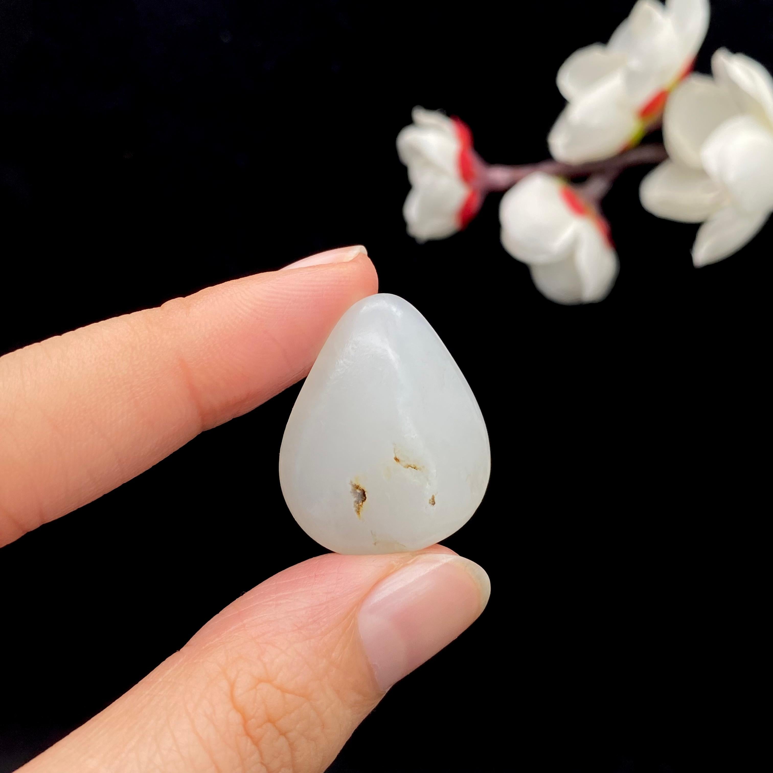和田玉白玉籽料原石（8.3g）