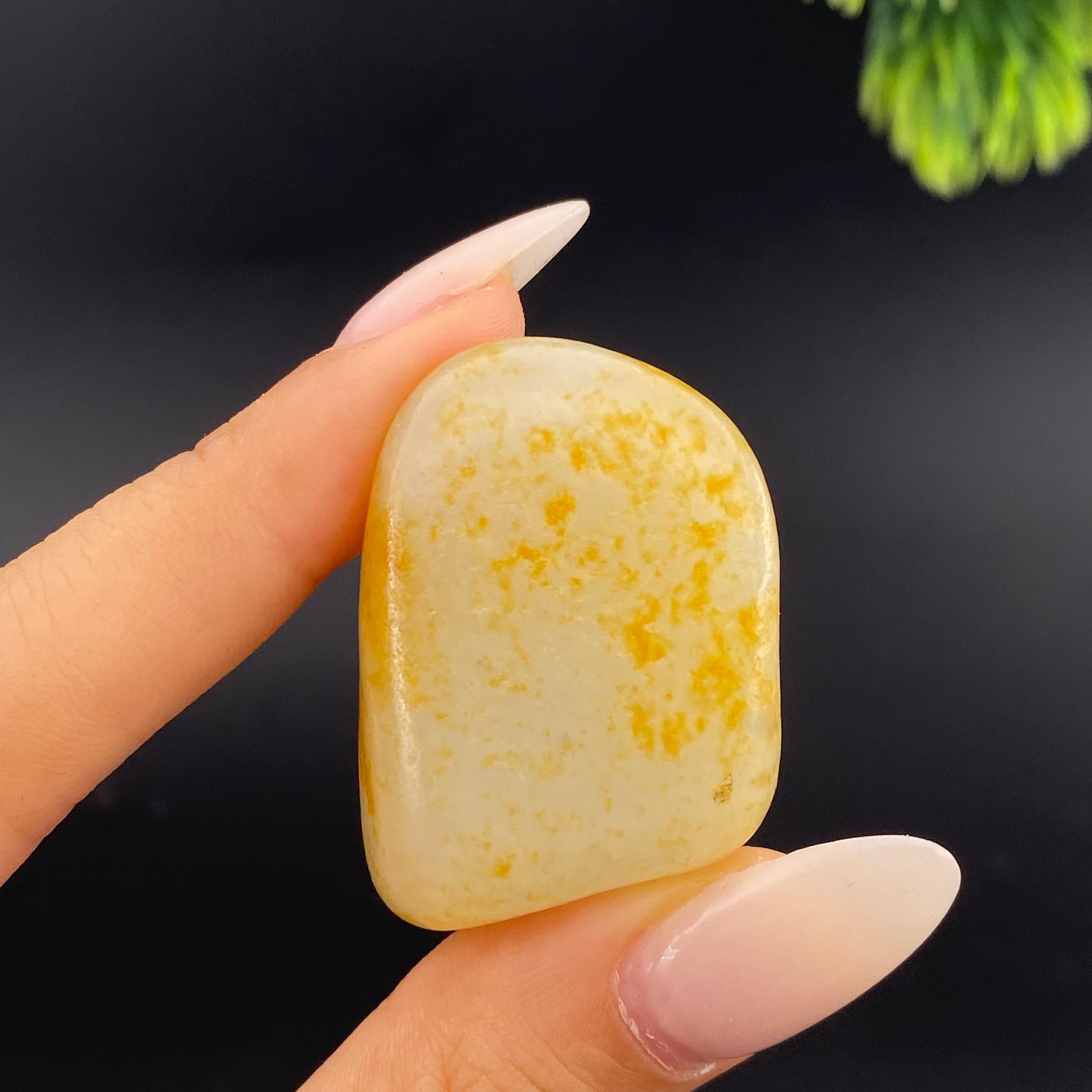 和田玉洒金皮籽料（27.98g）