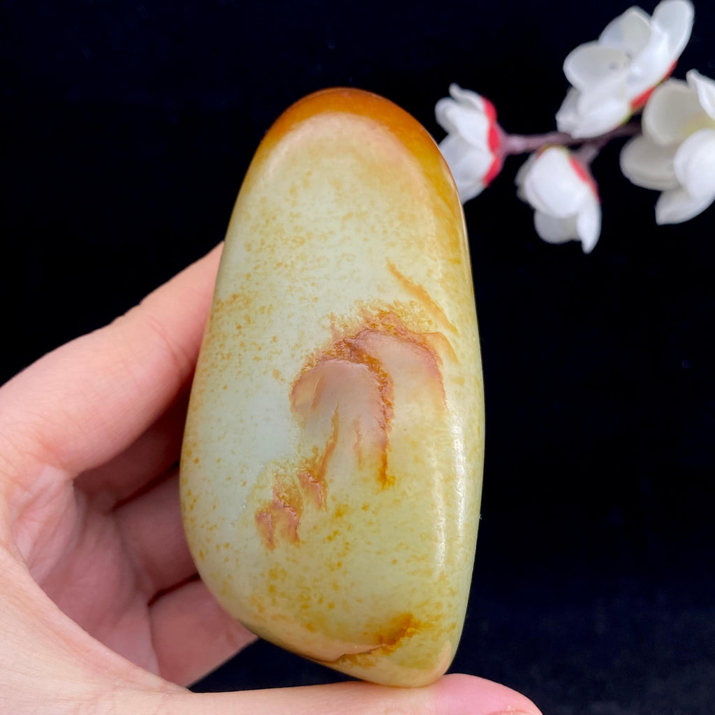 和田玉聚红皮籽料原石（352.7g）