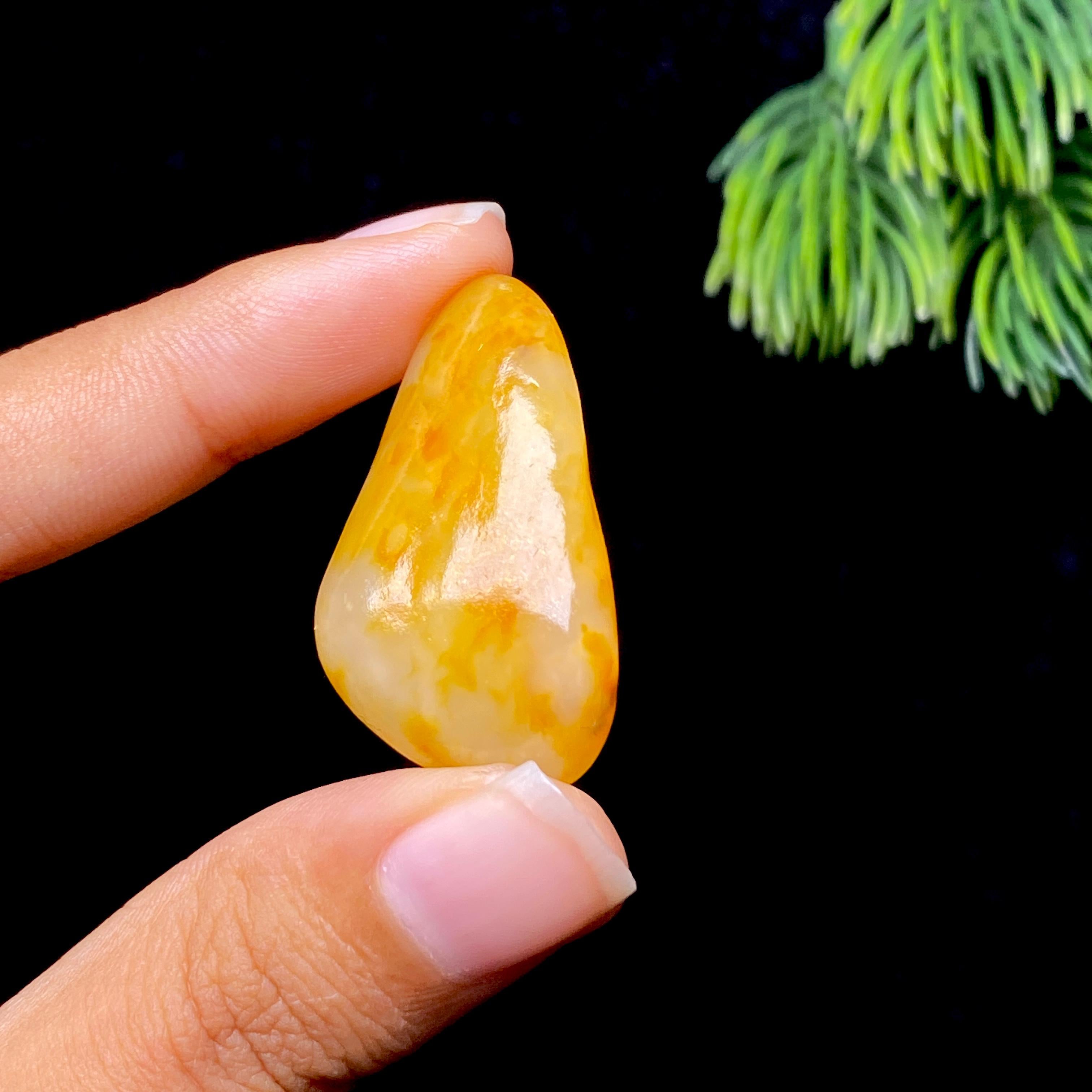 秒杀和田玉黄皮籽料（10.89g）