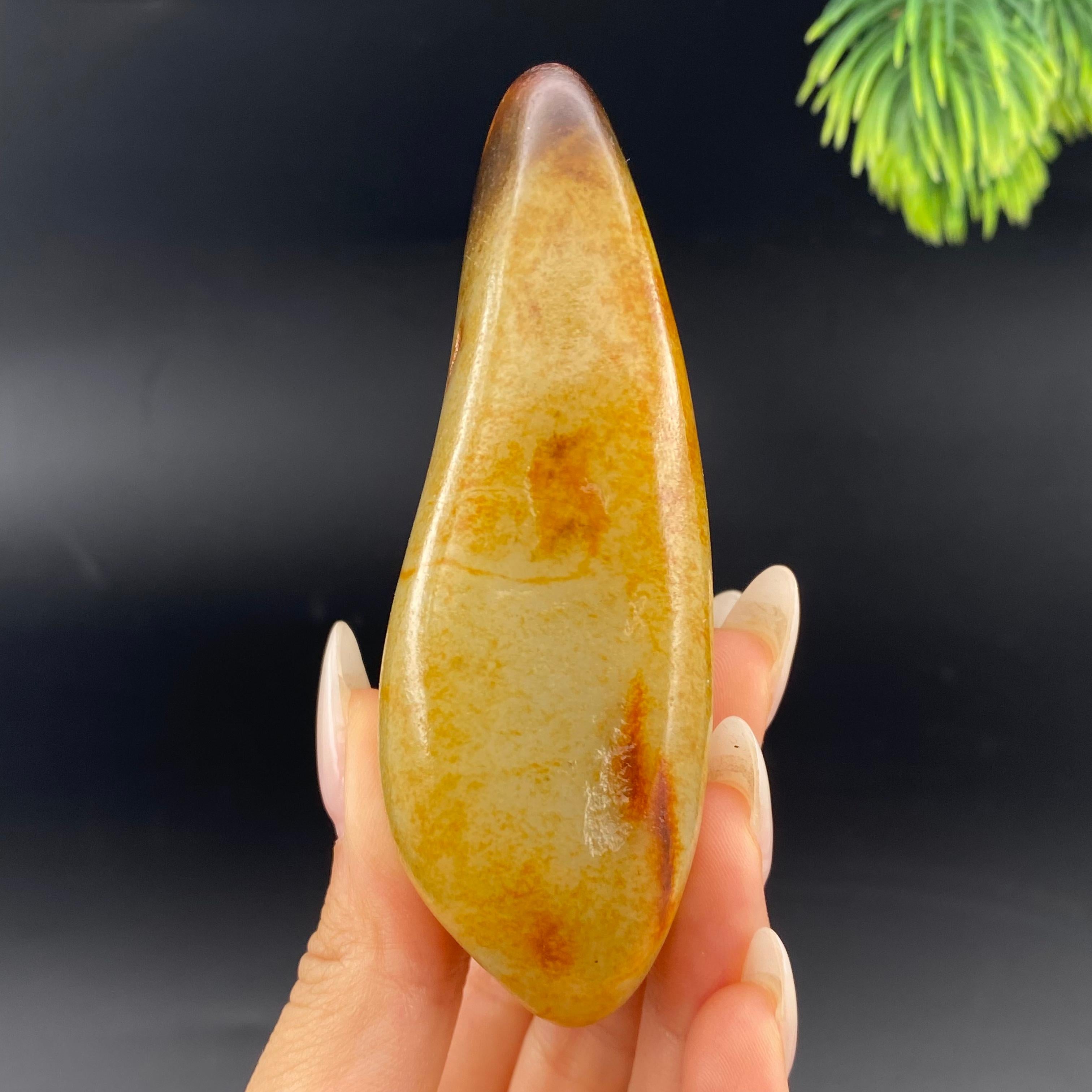 和田玉红皮籽料把件（174.88g）