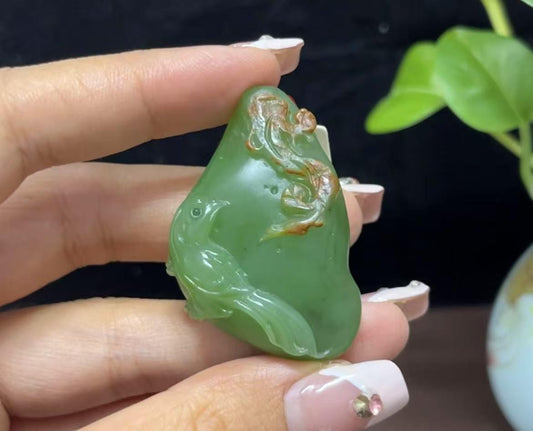 和田玉苹果绿碧玉喜上眉梢（28.3g）