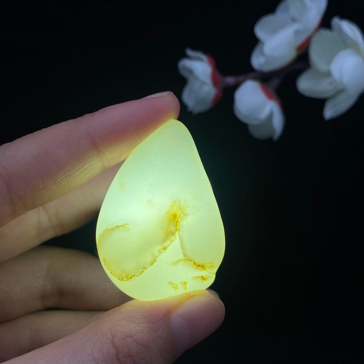 和田玉黄皮籽料原石（26.2g）