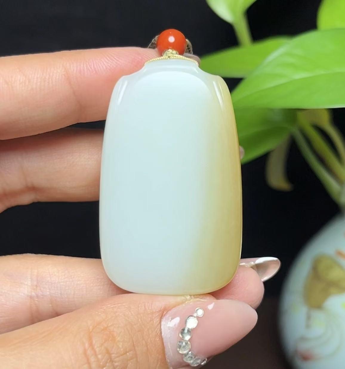 新疆和田玉且末糖羊脂玉平安无事牌（30.82g）
