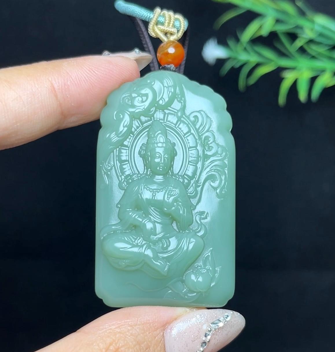 和田玉沙枣青大势至菩萨（32.8g）