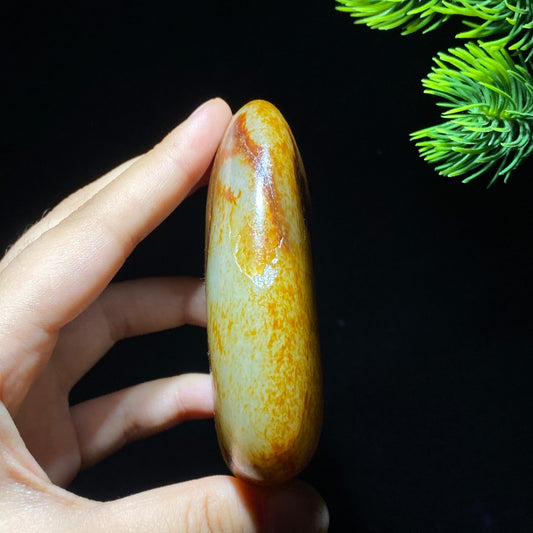 和田玉红皮籽料原石（224.8g）