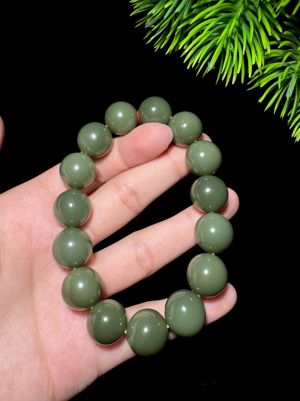 和田玉山料沙枣青圆珠手串（63.6g）