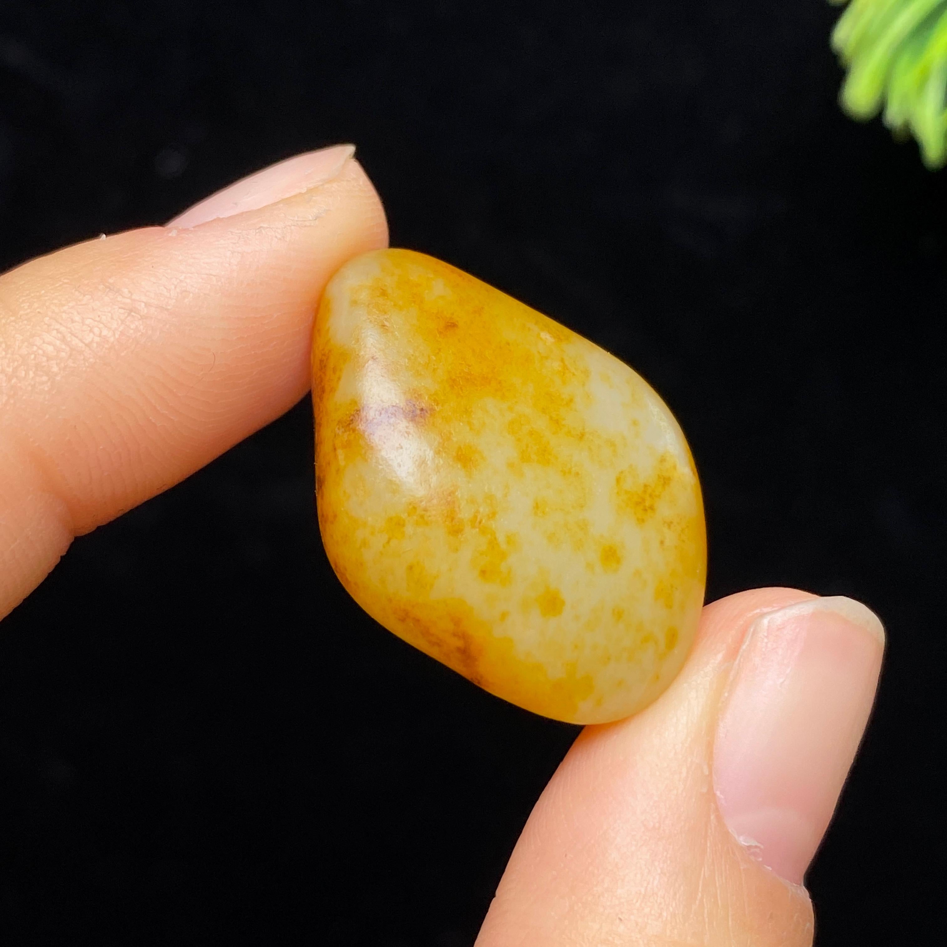 和田玉黄皮籽料（6.2g）