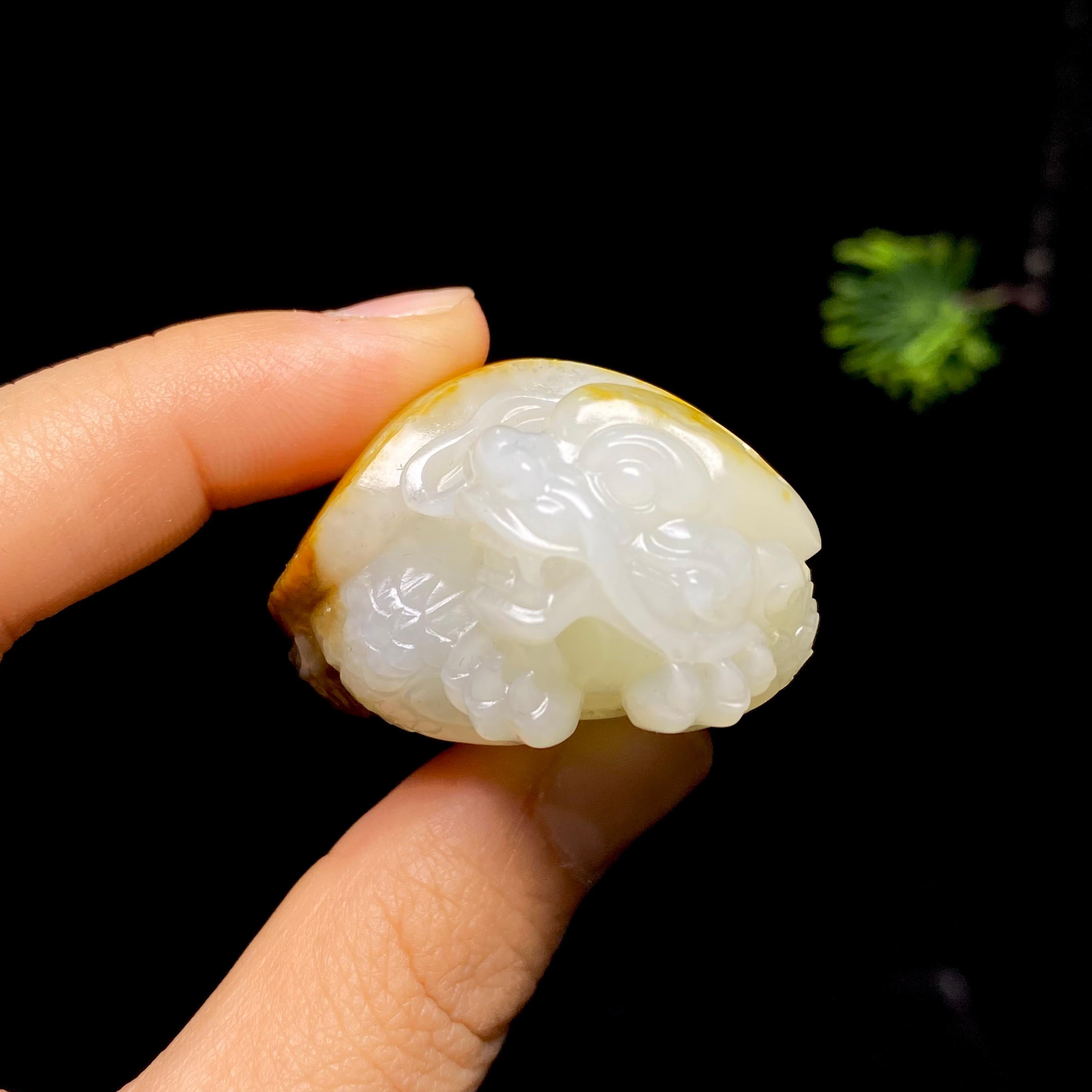 和田玉籽料财神（19.7g）
