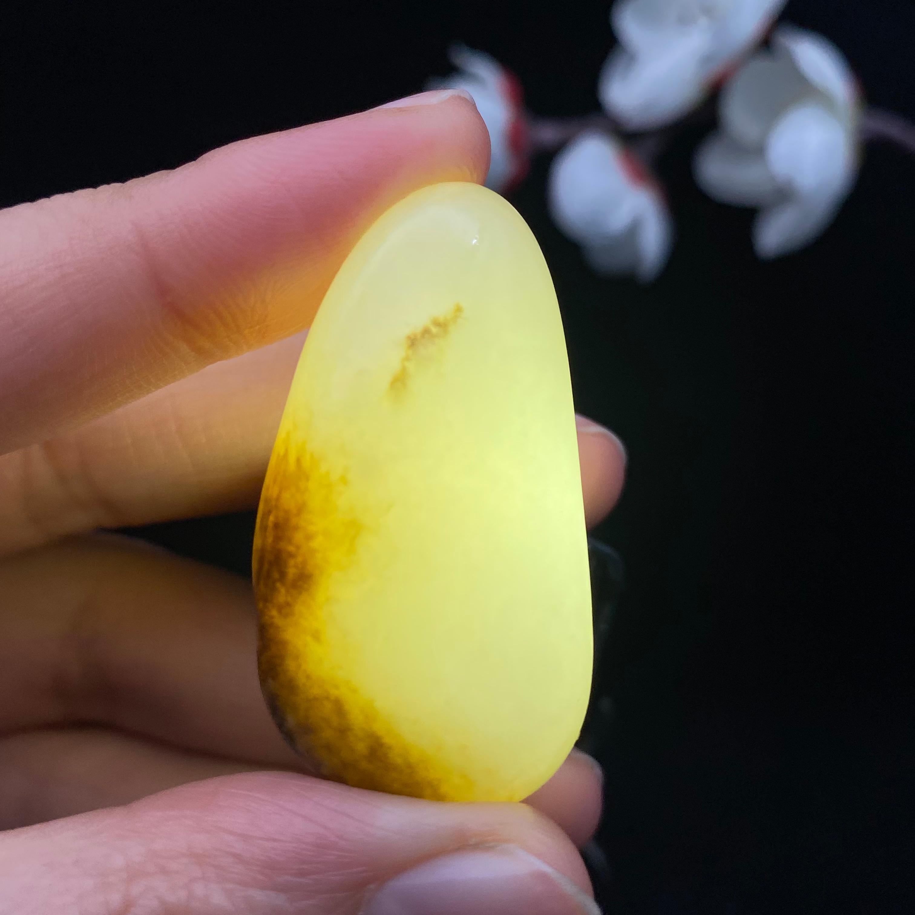 和田玉秋梨皮籽料挂件（23.1g）