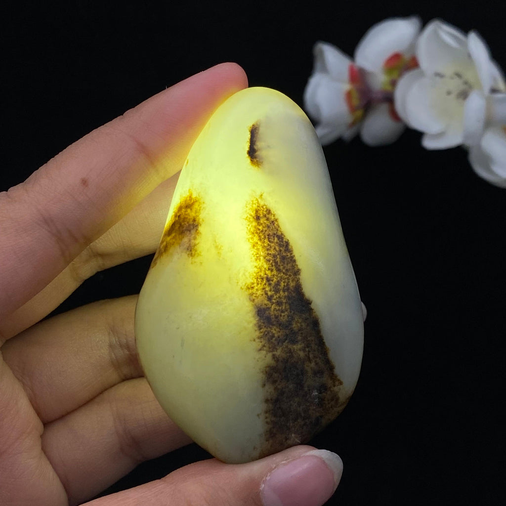 和田玉秋梨皮籽料原石（66.9g）