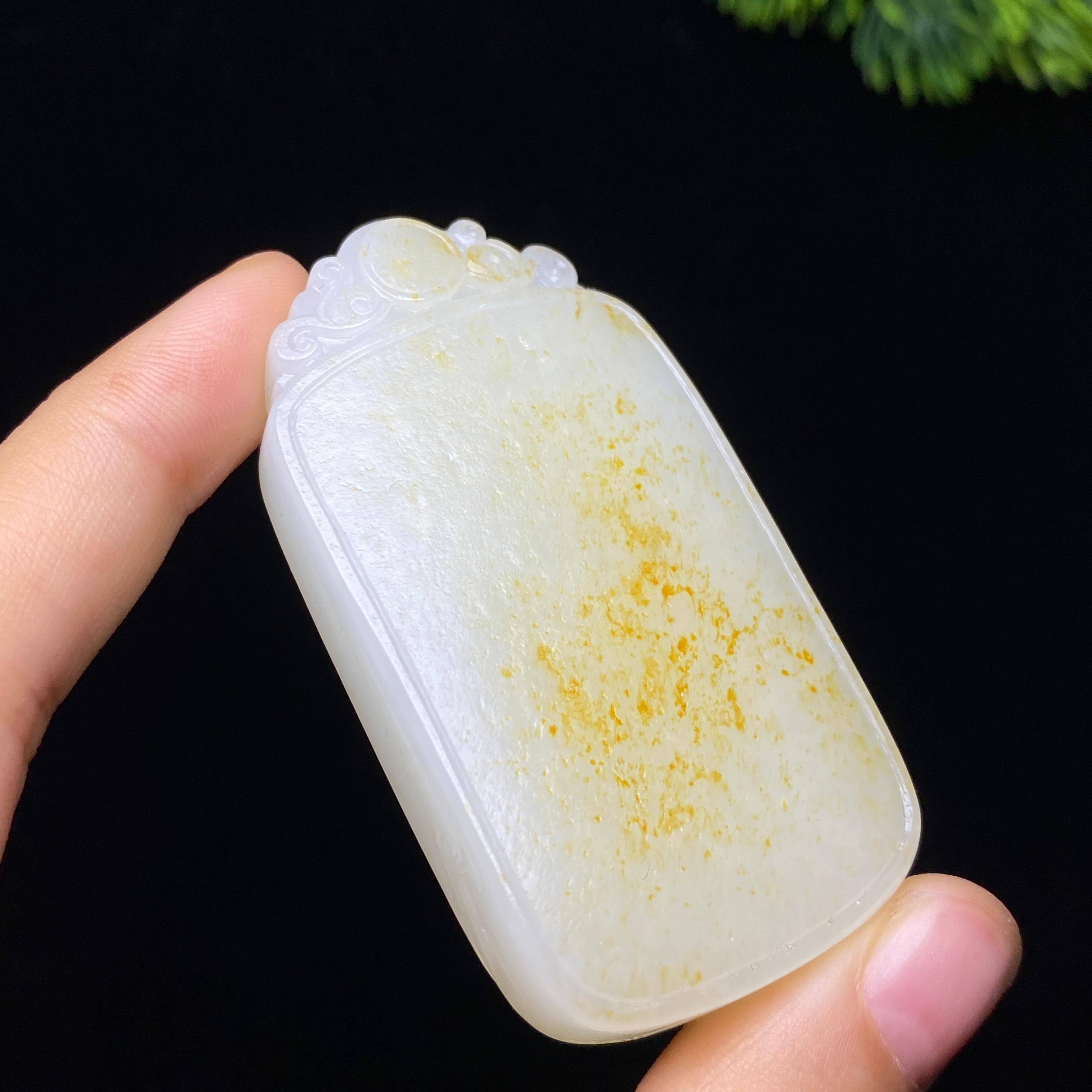 和田玉籽料无事牌（62.8g）