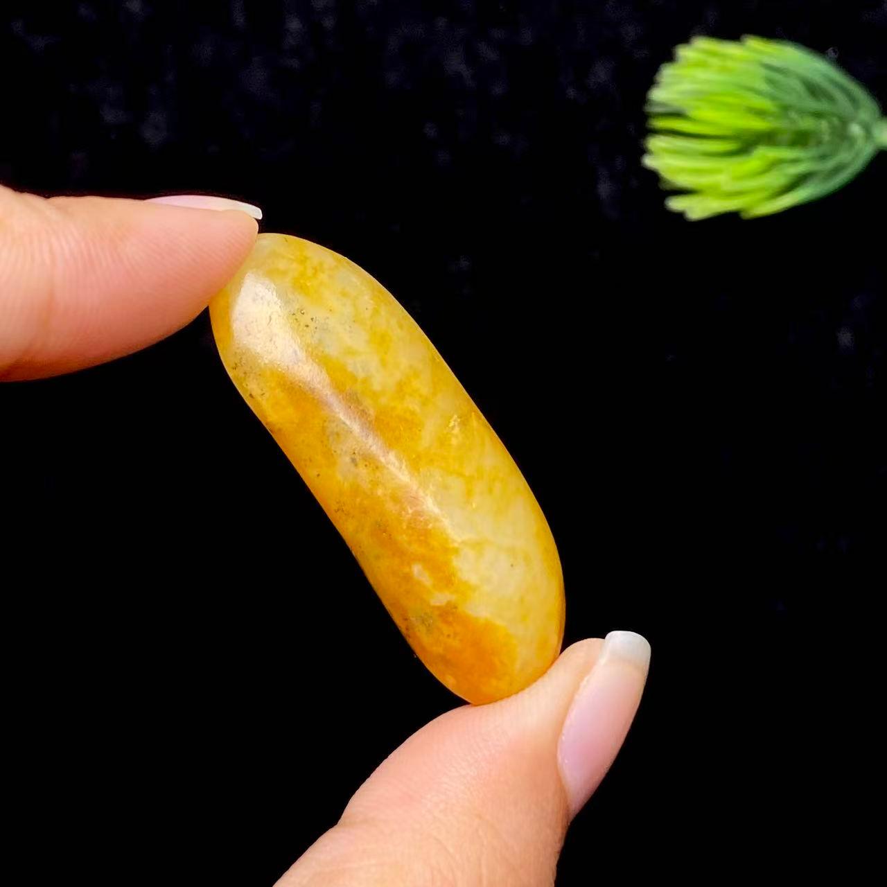 和田玉黄皮白肉籽料（12.8g）