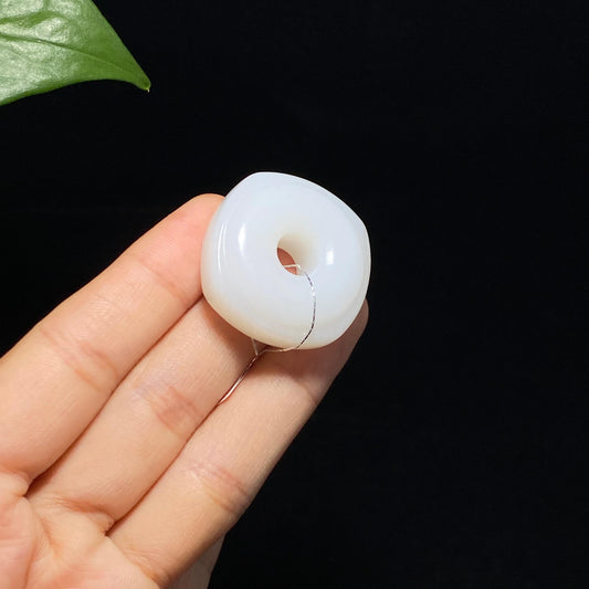 精品和田玉天圆地方平安扣（22.0g）