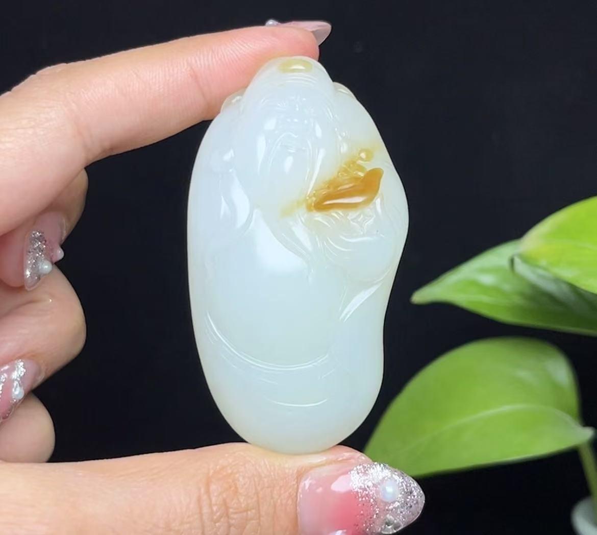 新疆和田玉且末糖羊脂玉财神（69.3g）