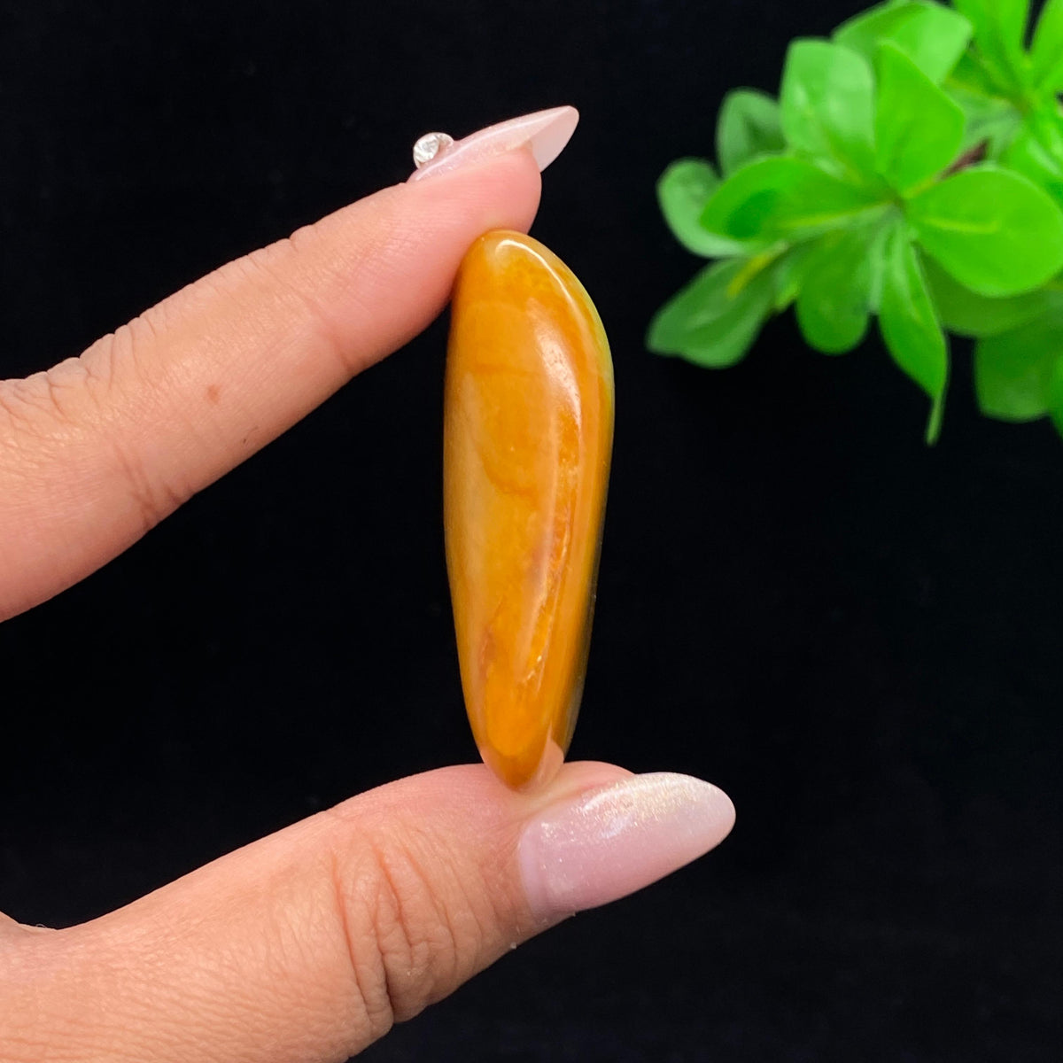 和田玉黄沁皮籽料挂件（38.2g）
