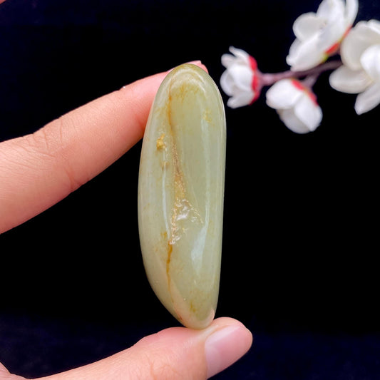 和田玉洒金皮籽料原石（85.7g）