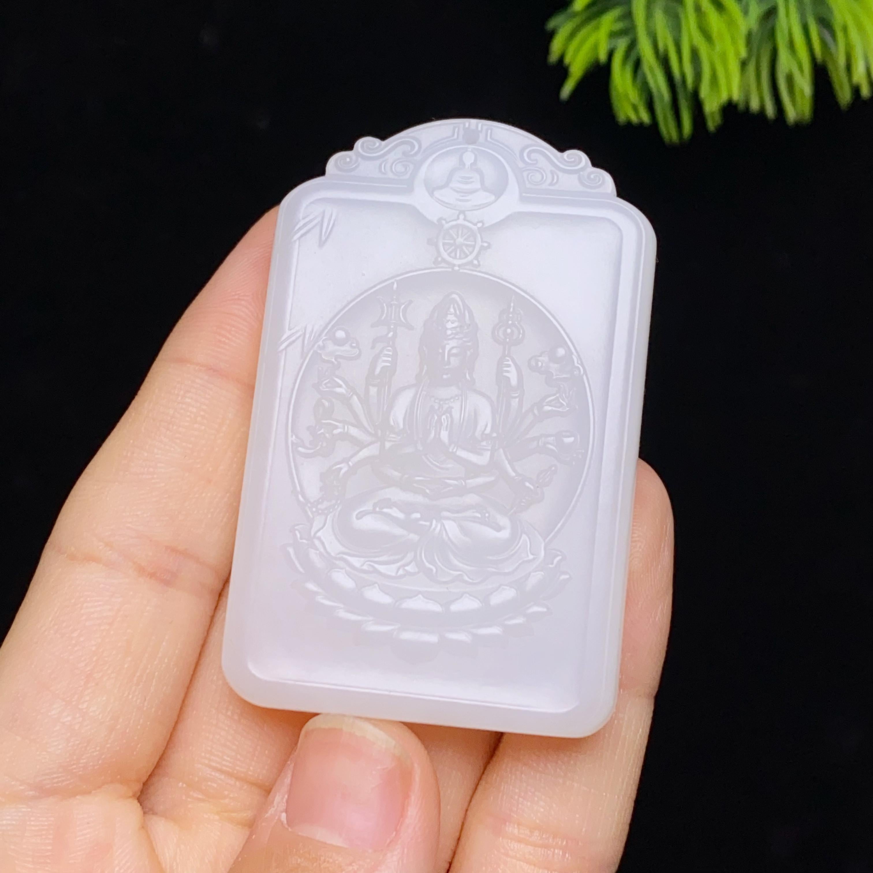 和田玉白玉千手观音（45.5g）