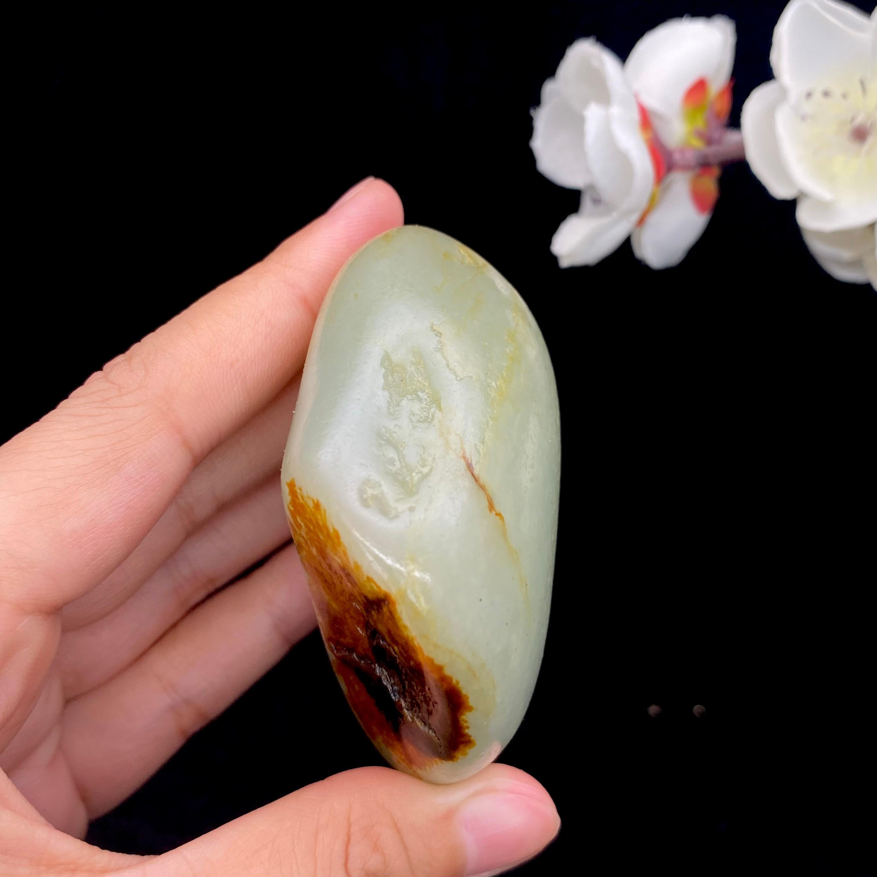和田玉聚红皮籽料原石（168.8g）