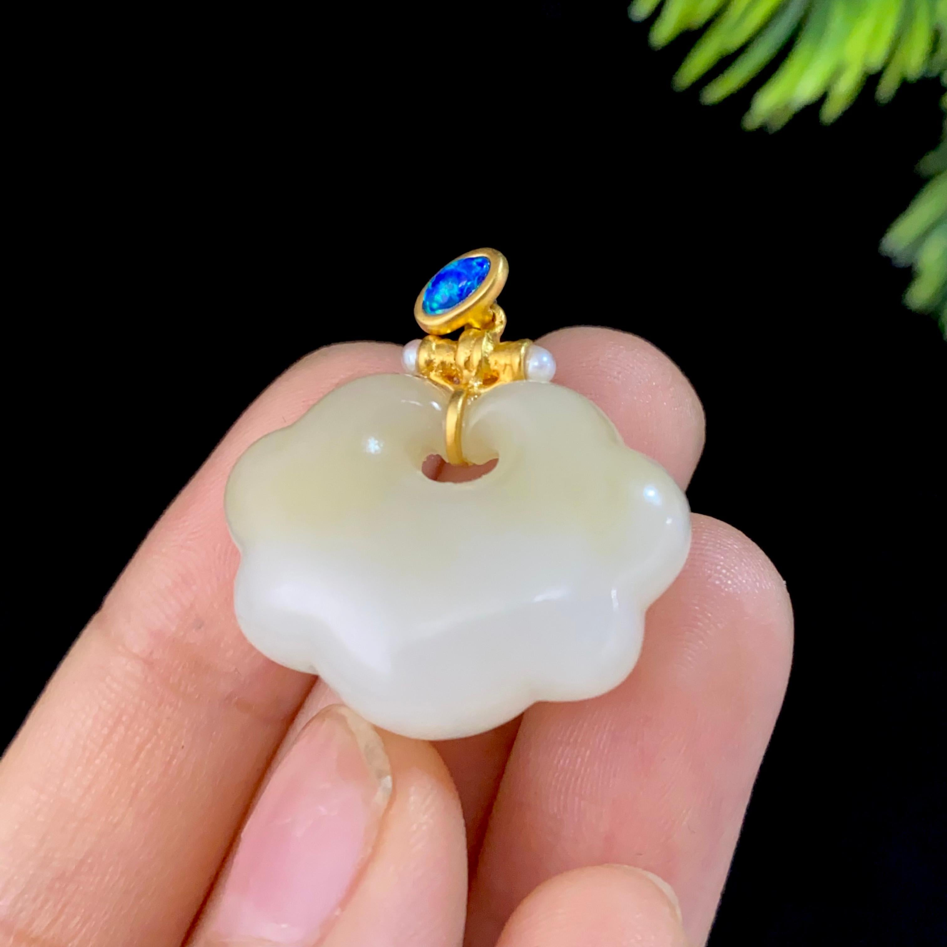 和田玉18k金糖白平安锁吊坠（8.0g）