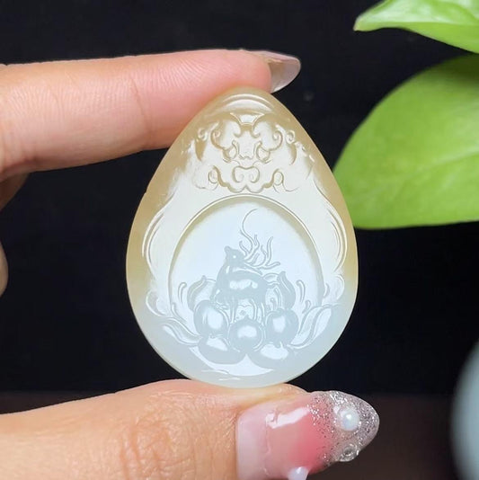新疆和田玉且末糖白羊脂玉一路守护（20.5g）