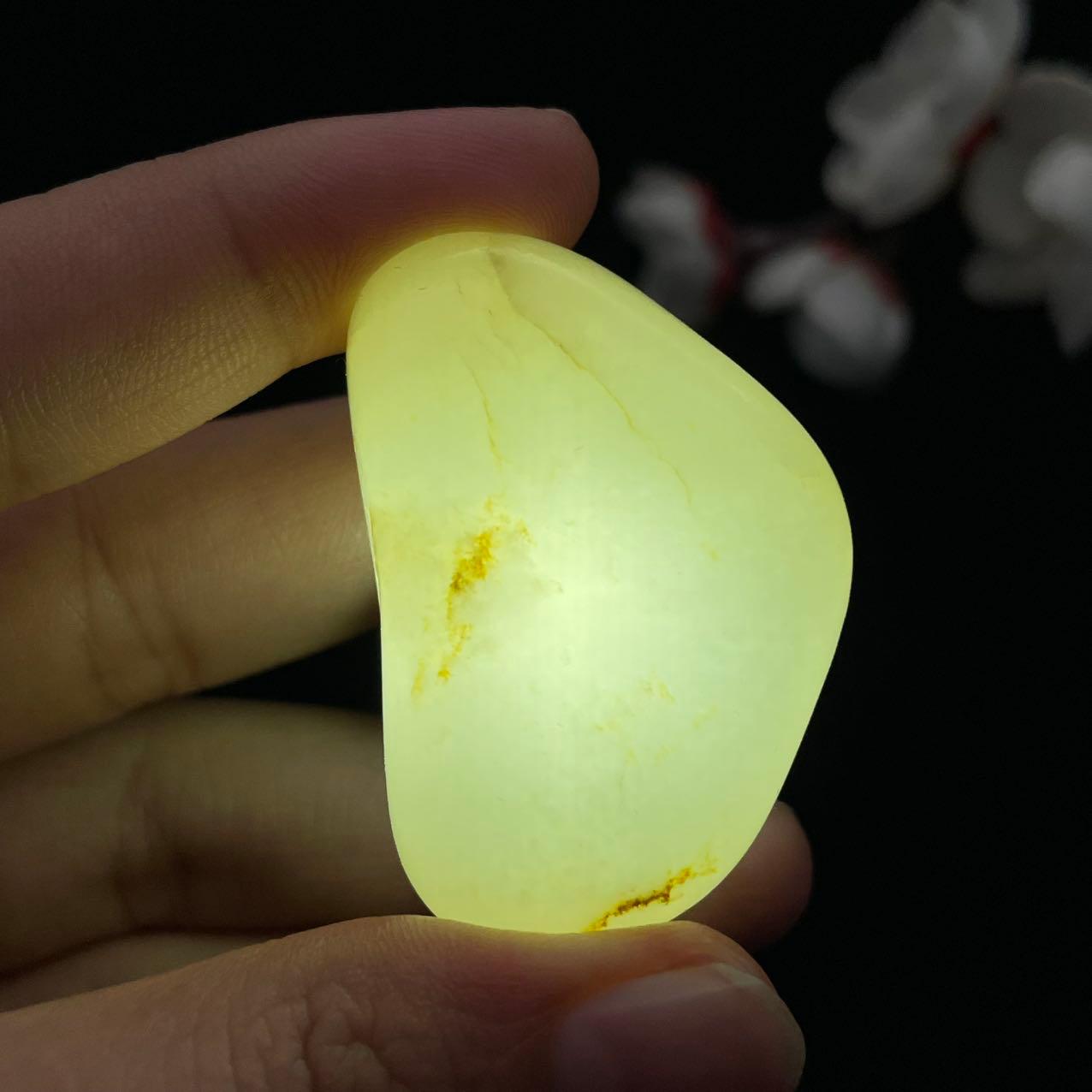 和田玉白玉带洒金皮籽料（29.5g）