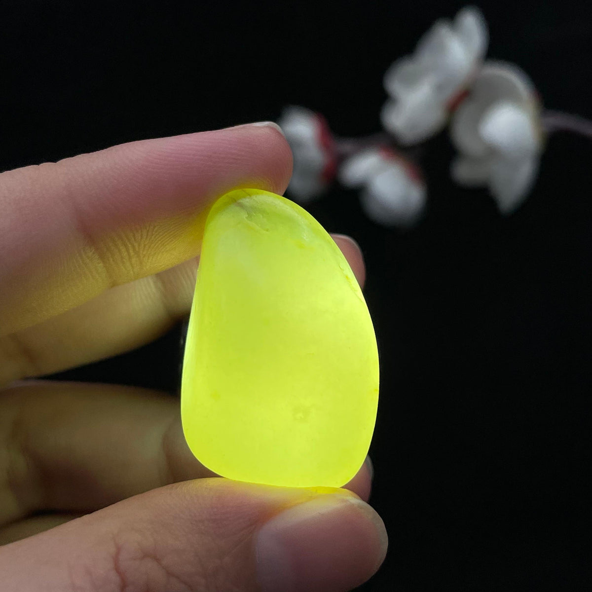 和田玉青白玉带翠籽料（17.1g）