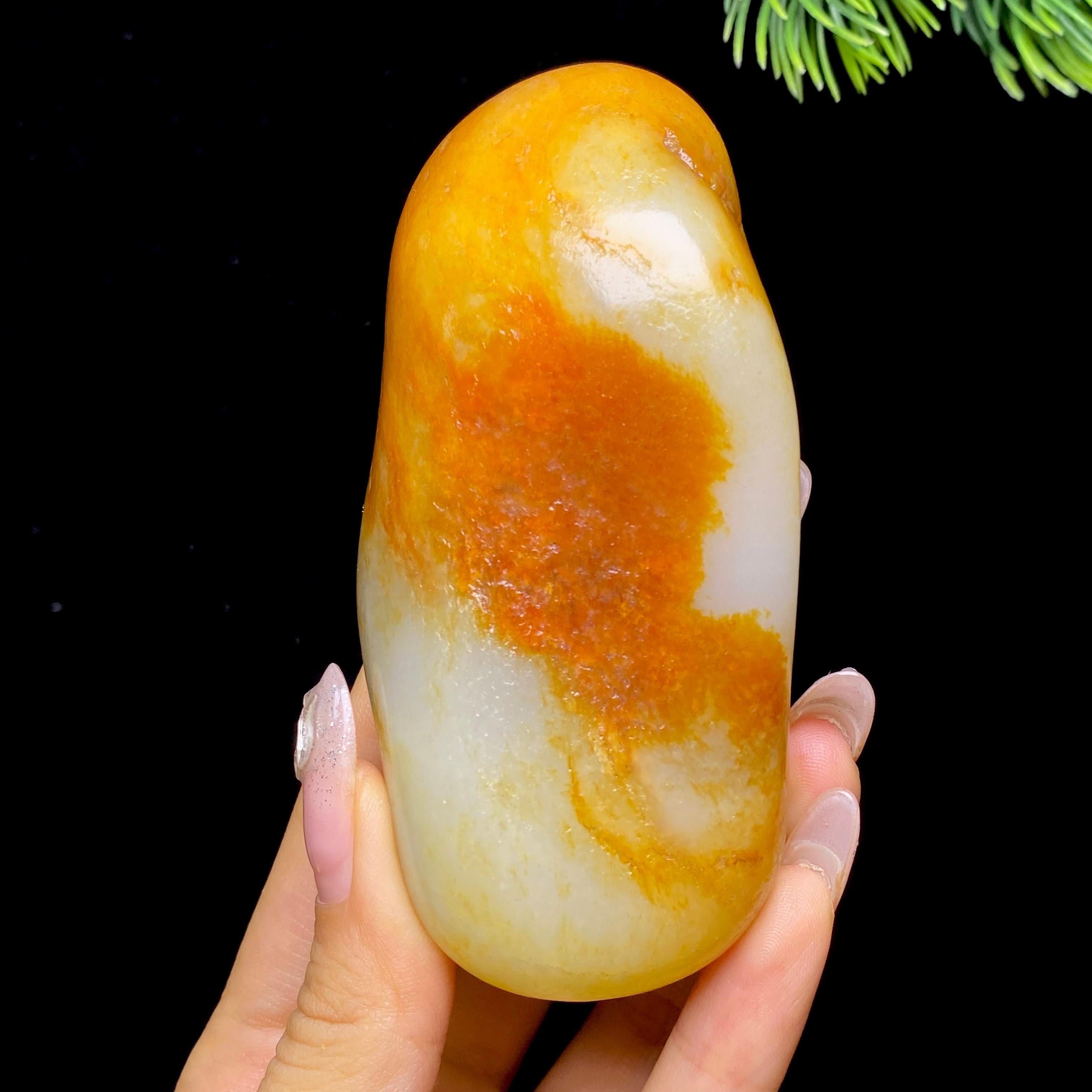 和田玉黄皮籽料手把件（215.6g）