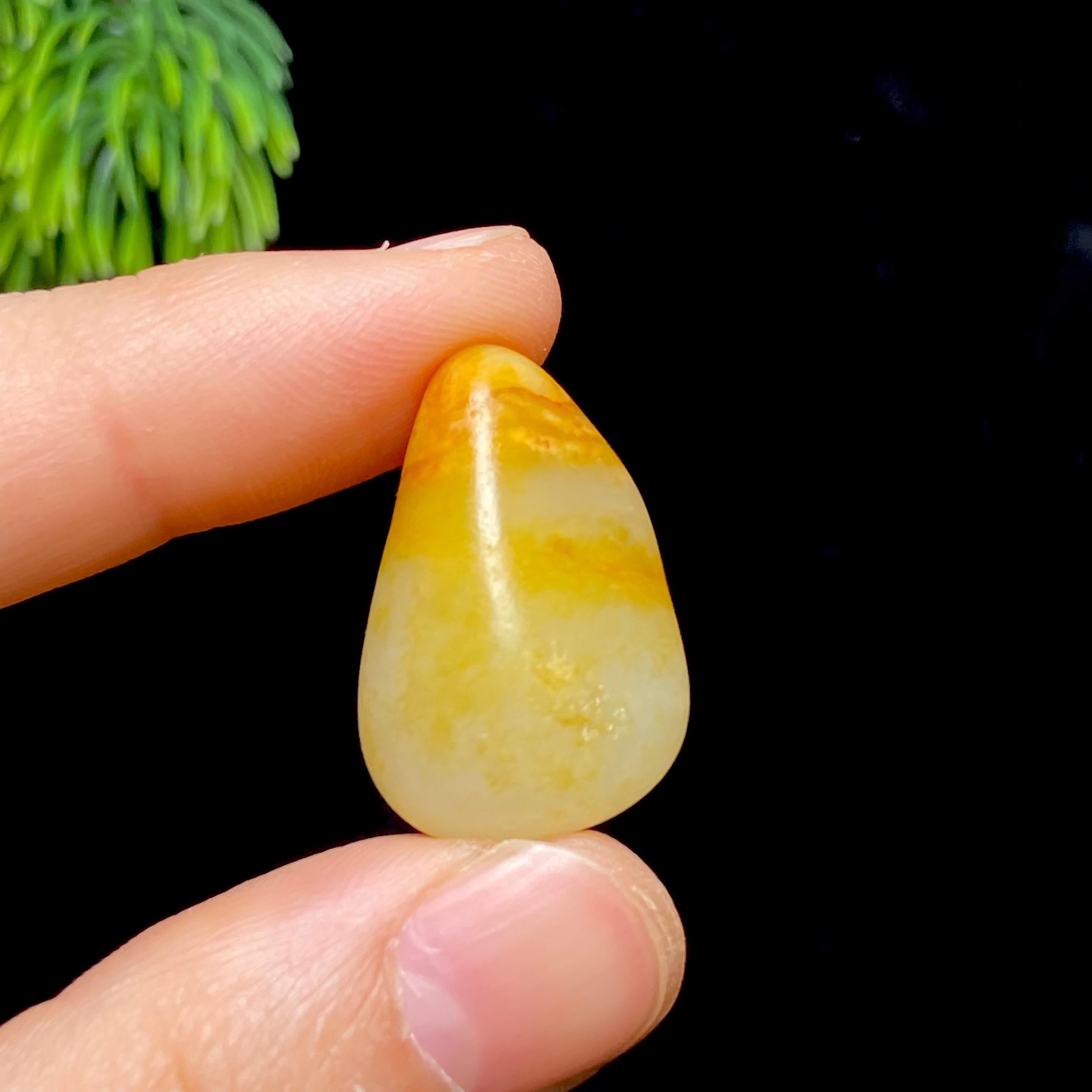 和田玉黄沁皮籽料（6.93g）