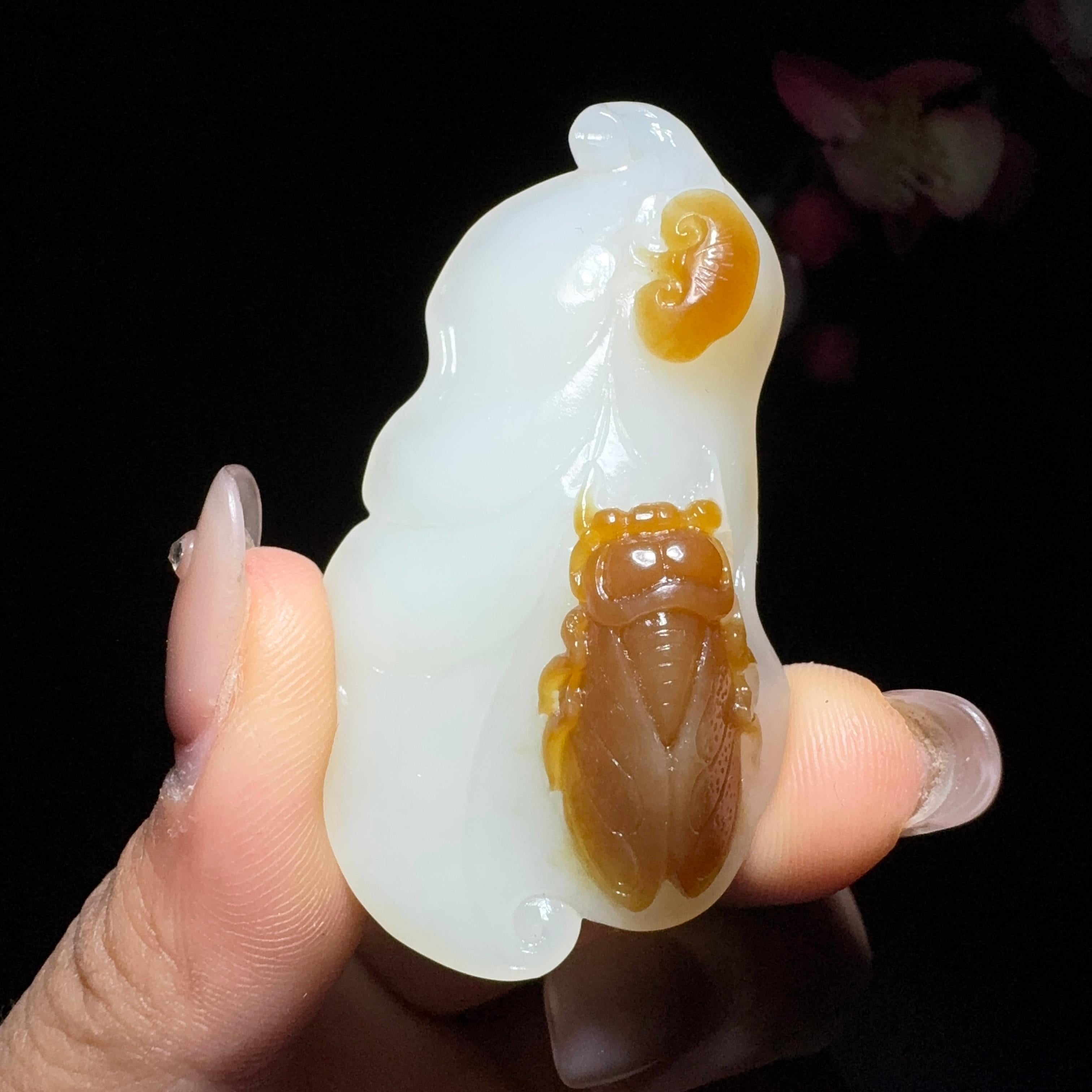 和田玉糖白挂件一夜成名（20.2g）