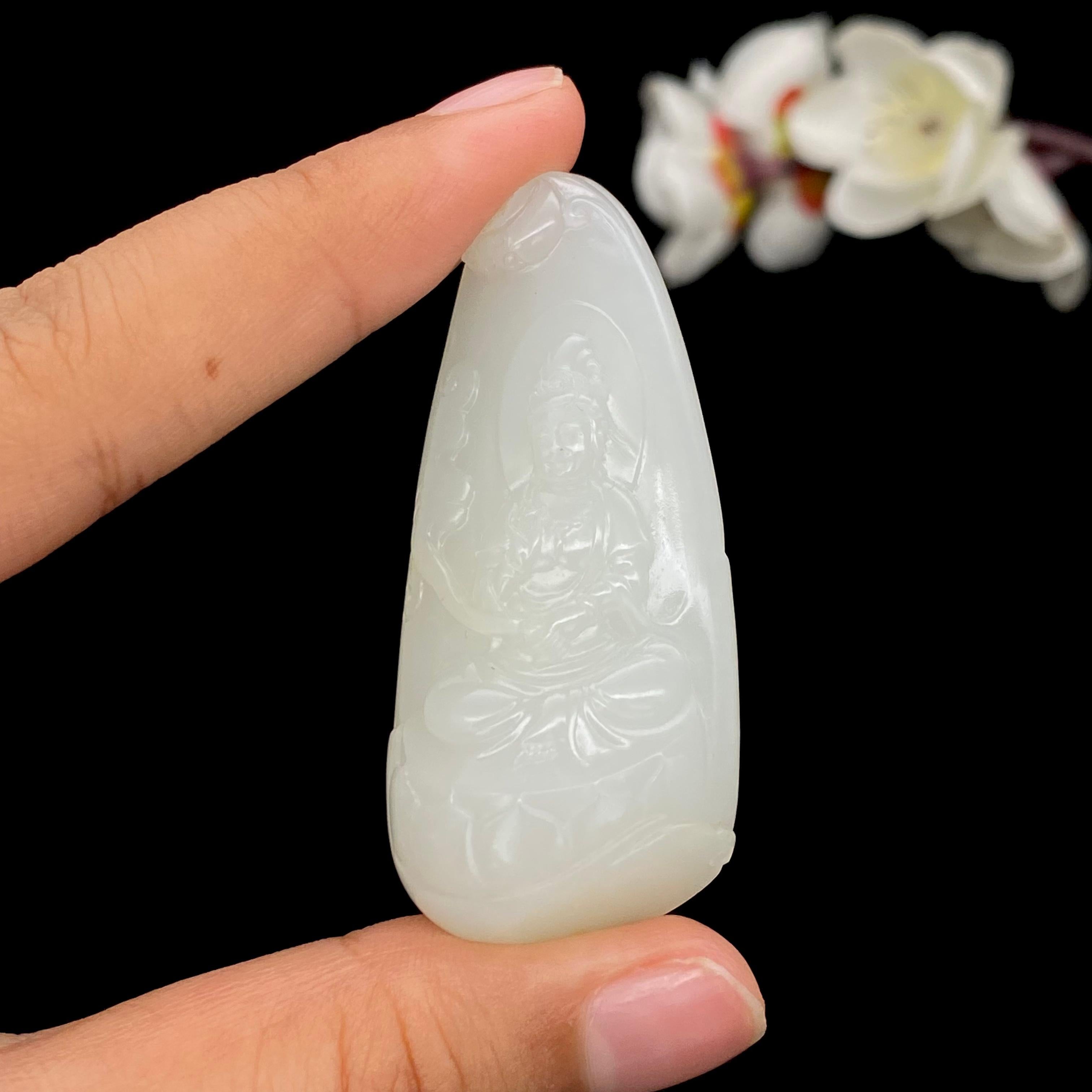 和田玉-白玉籽料【观音】（30g）