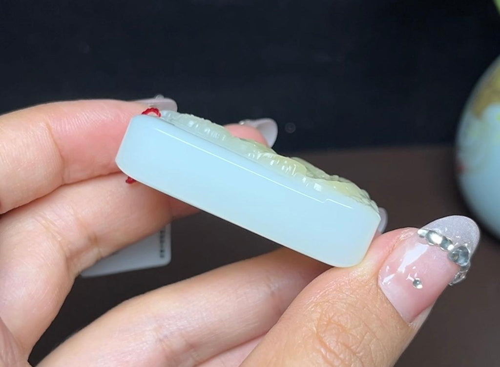 新疆和田玉且末糖白羊脂玉凤凰观音（47.7g）