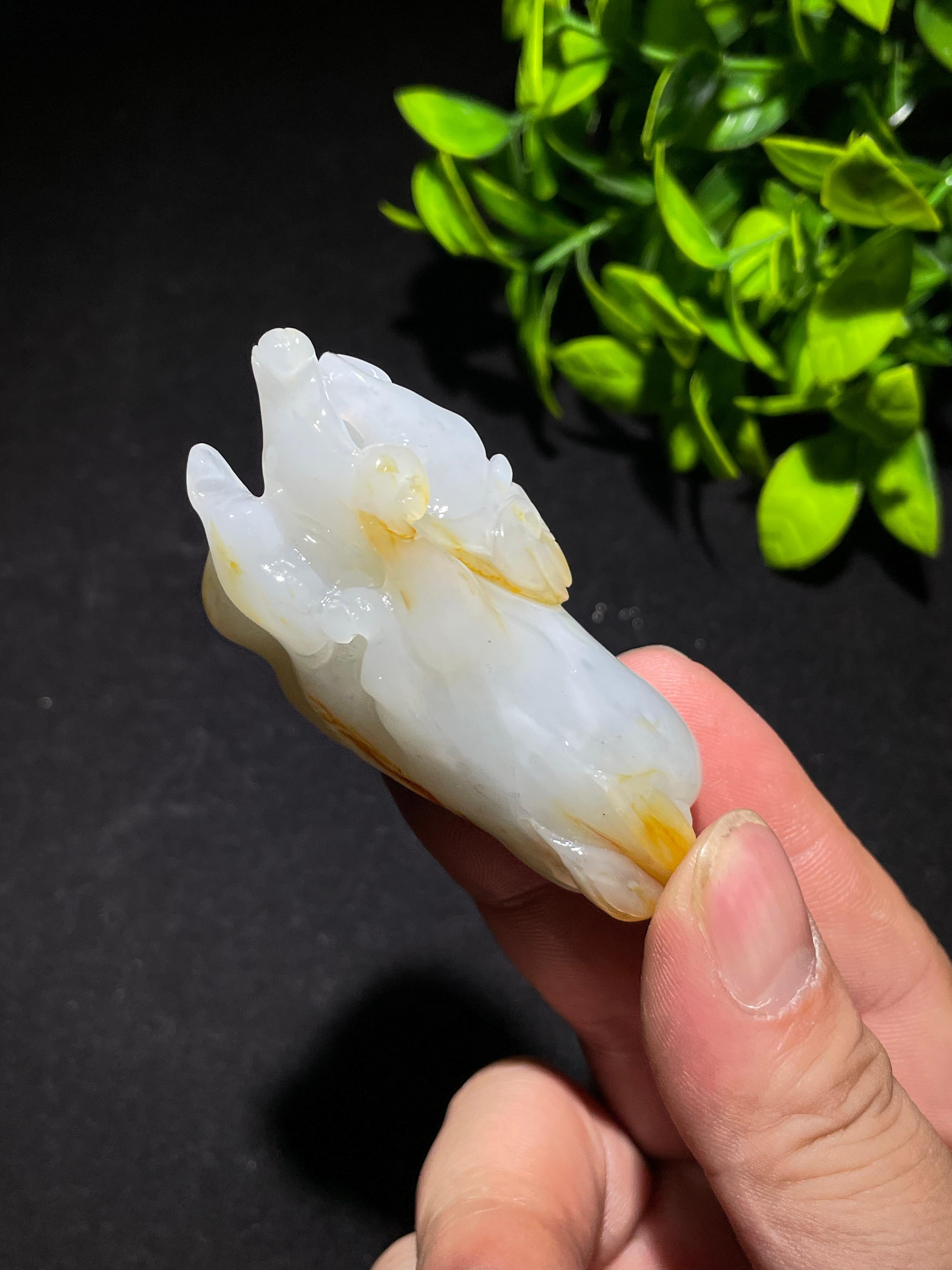 和田玉籽料佛手（84.1g）