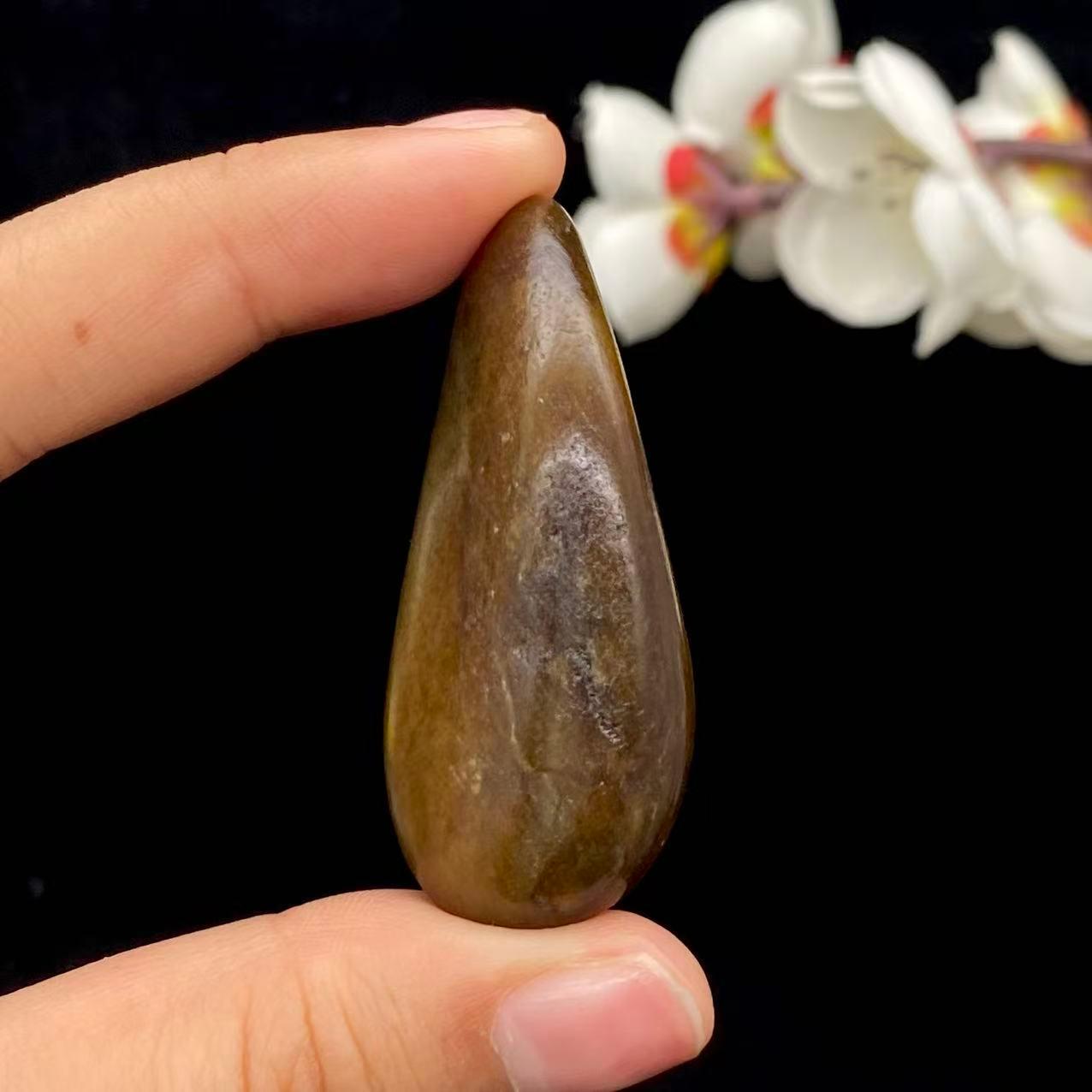 和田玉秋梨黄皮籽料挂件（35.2g）