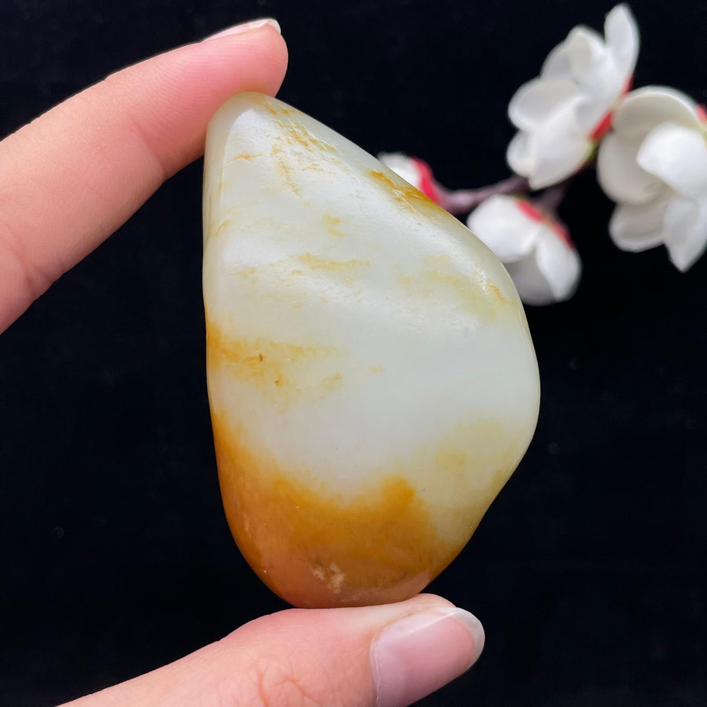 和田玉聚黄皮籽料手把件（76g）