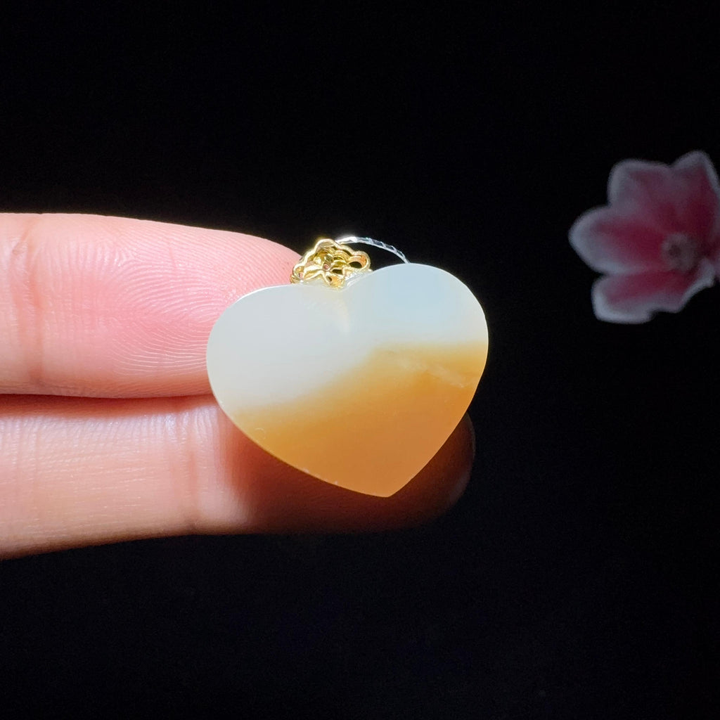 和田玉糖白爱心吊坠（5.2g）