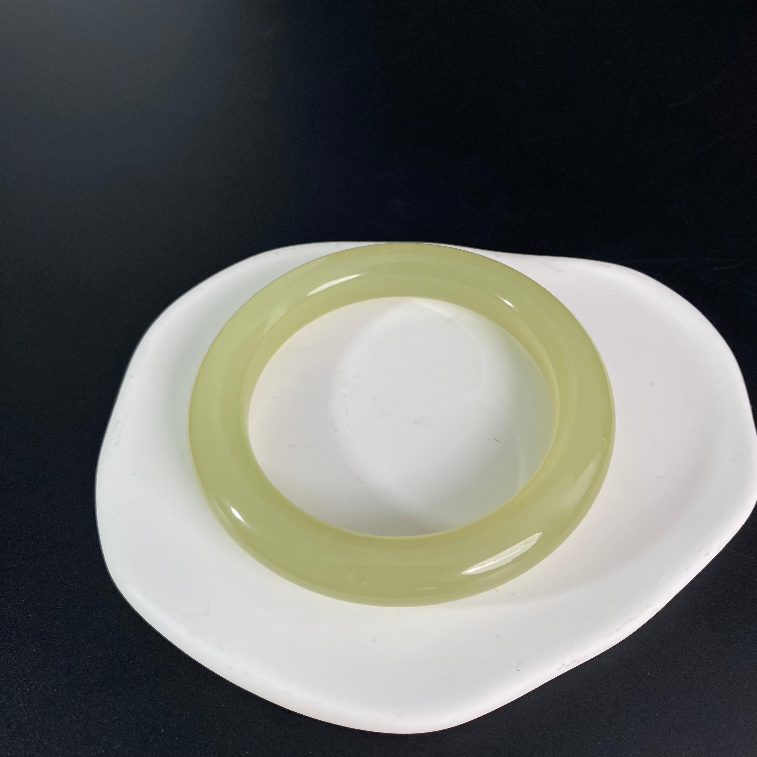 和田玉黄玉手镯（68.3g）