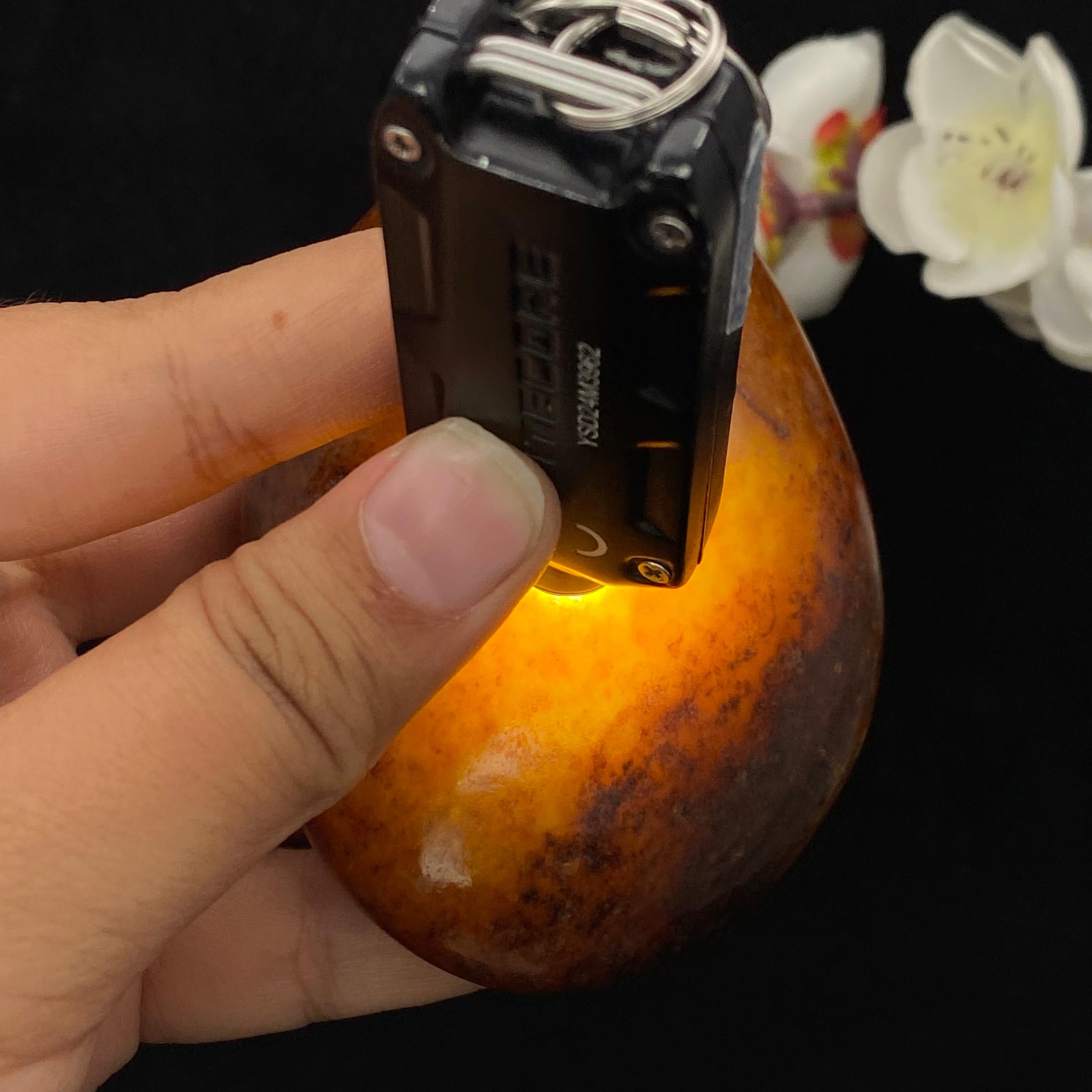 和田玉满红沁皮籽料原石（249.3g）