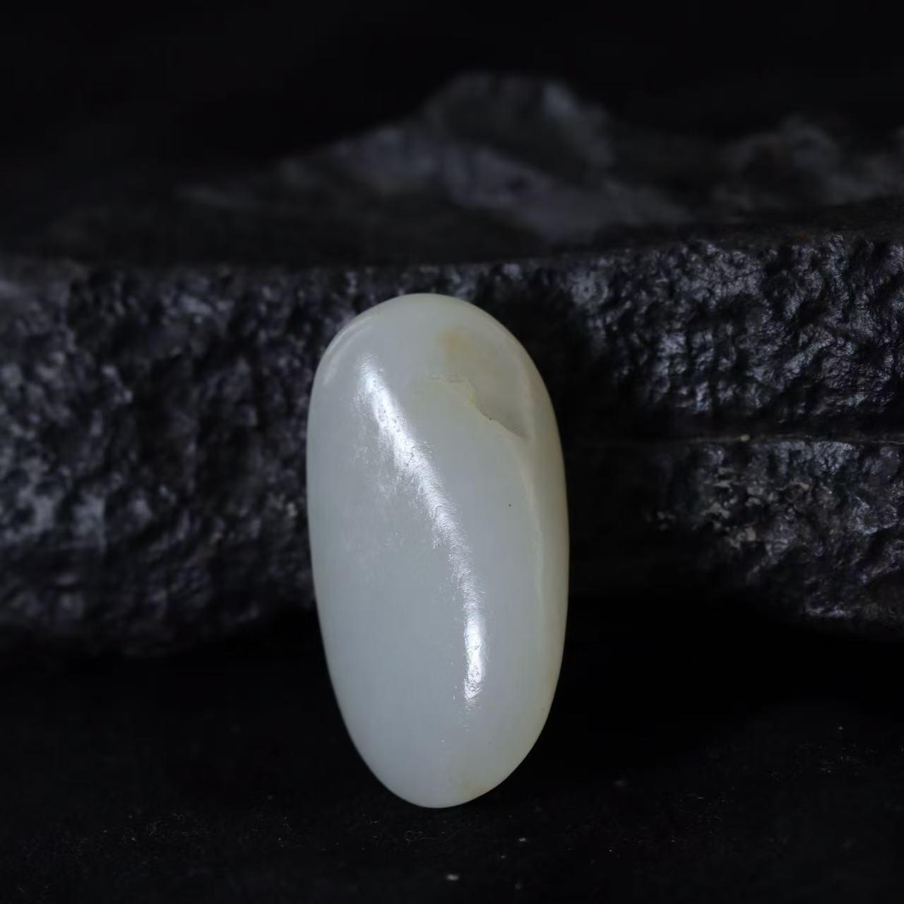 和田玉白玉籽料（12.6g）