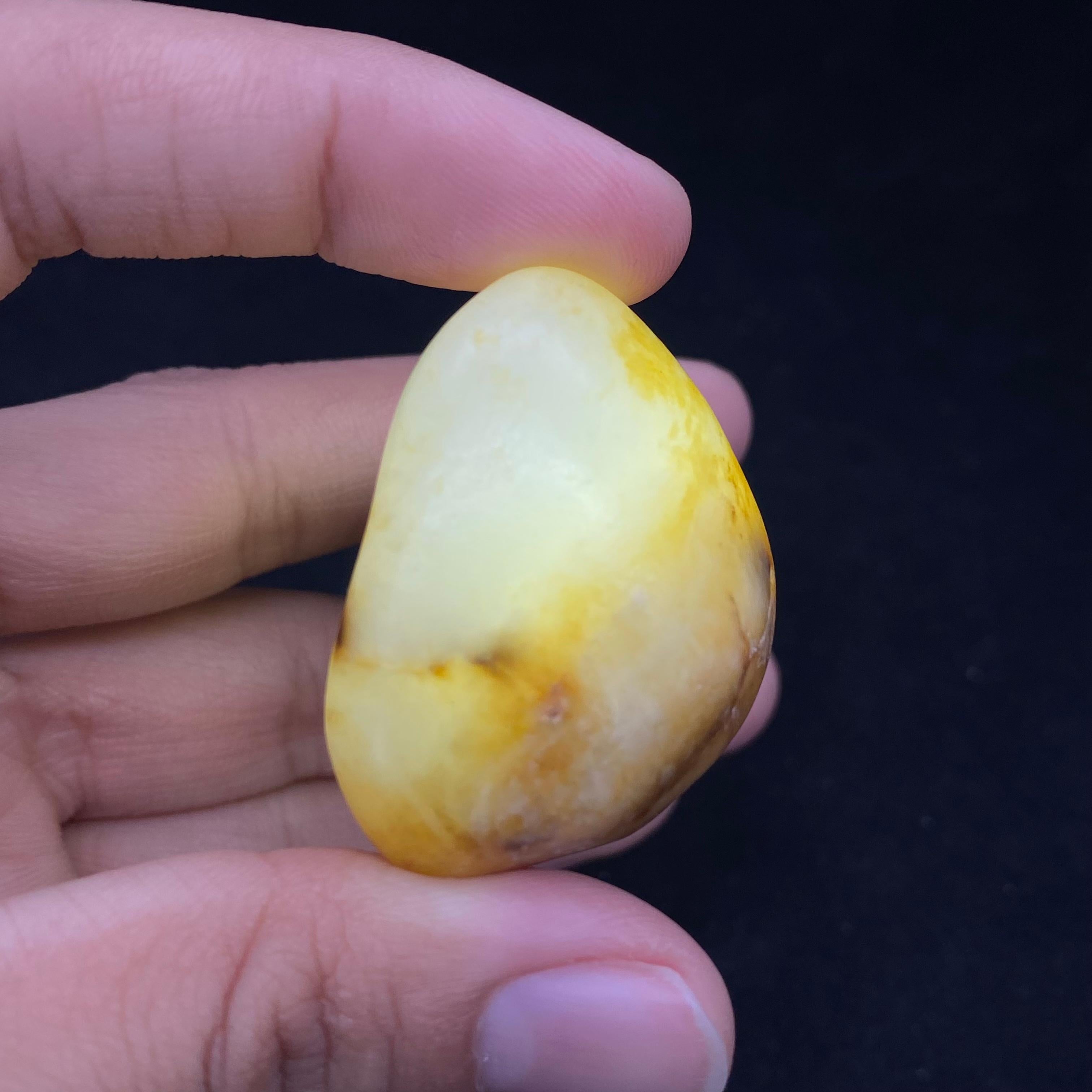 【超值推荐】和田玉聚黄皮籽料原石（42.3g）