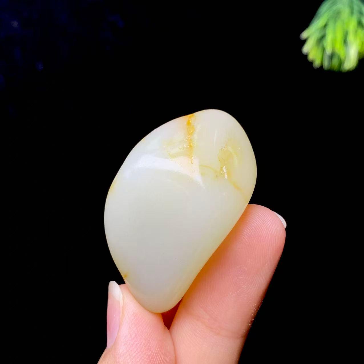 和田玉洒金皮籽料挂件（40.22g）