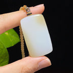 和田玉糖羊脂玉无事牌2603300009（41.7g）