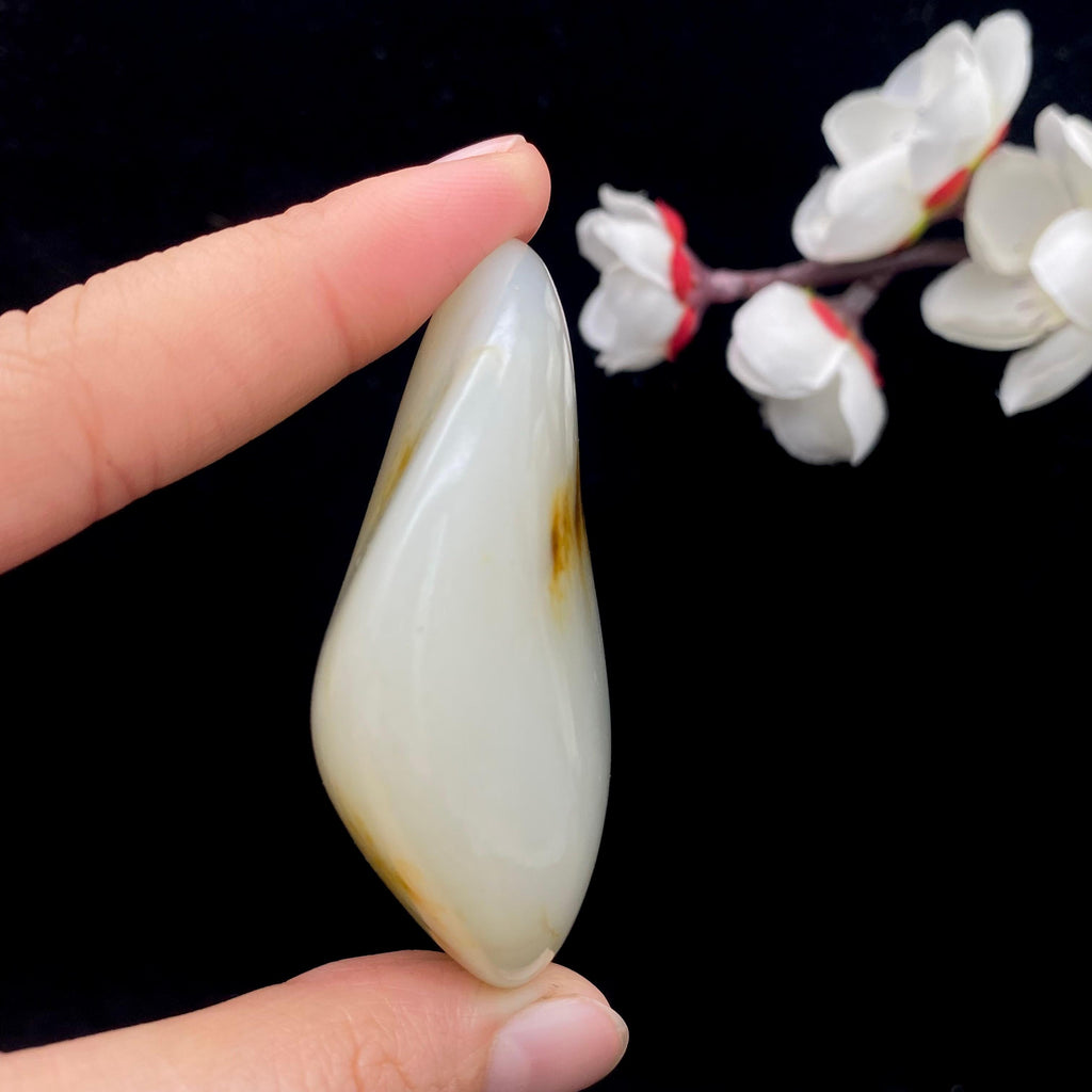 和田玉黄皮籽料原石（70.2g）