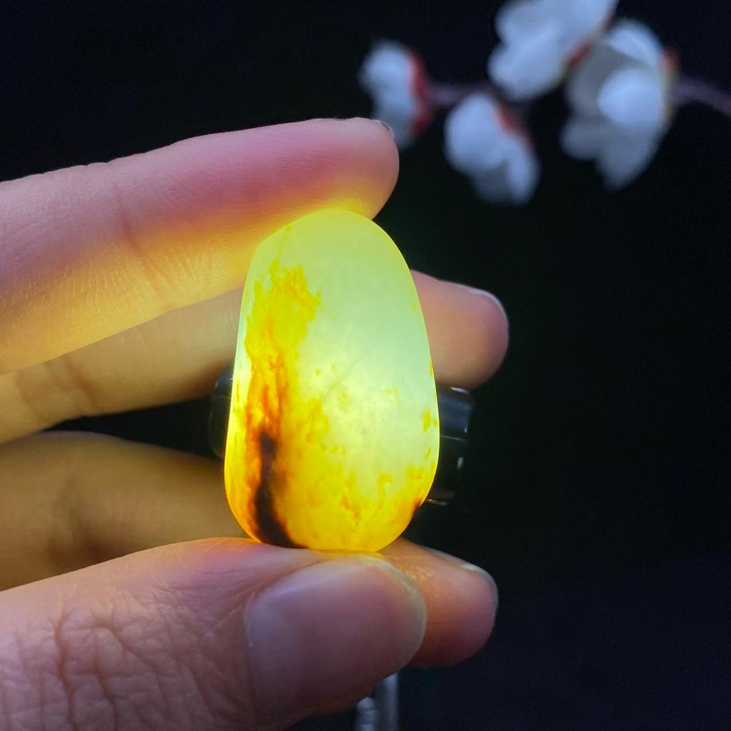 和田玉洒金皮籽料（10.2g）