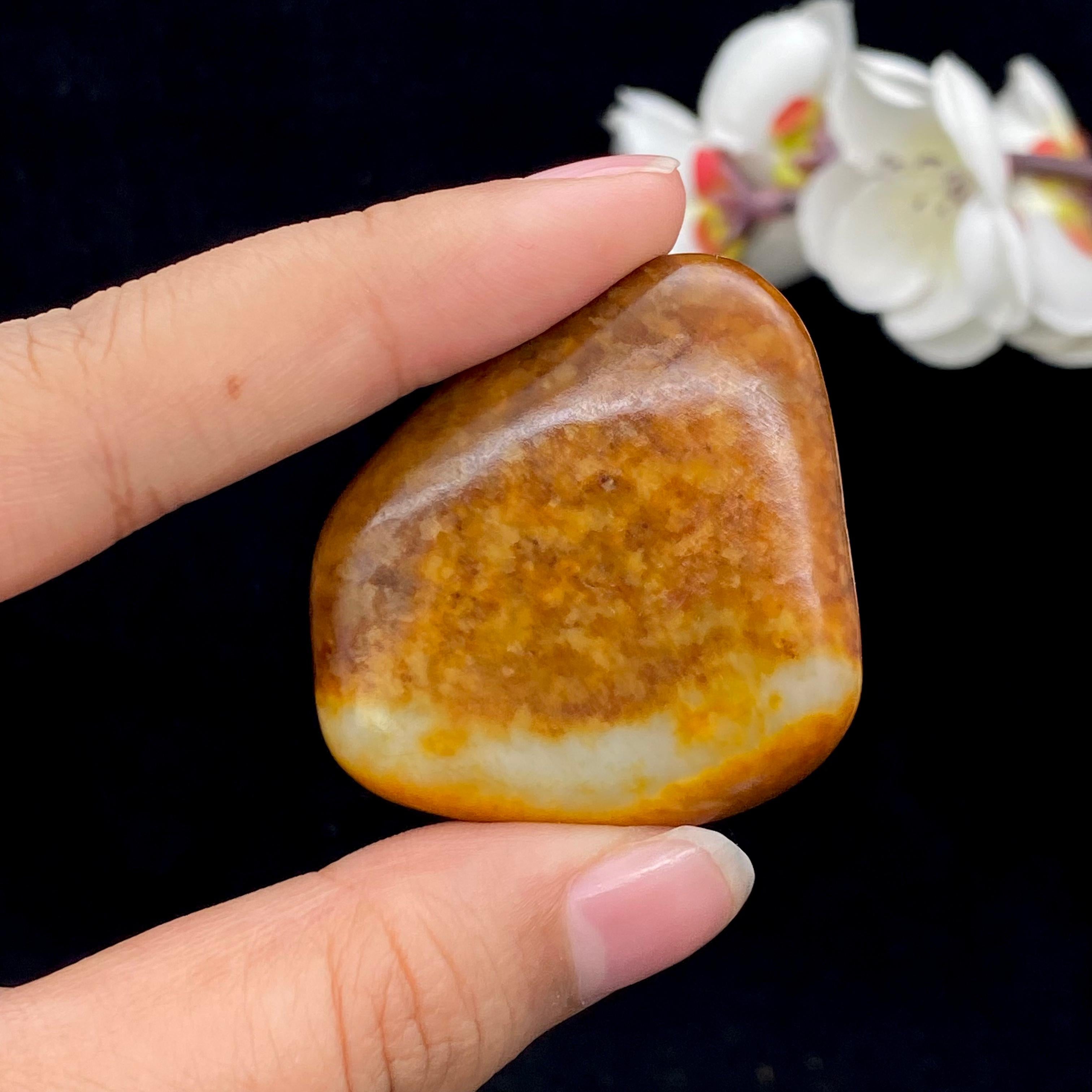 和田玉黄沁皮籽料挂件（35.7g）