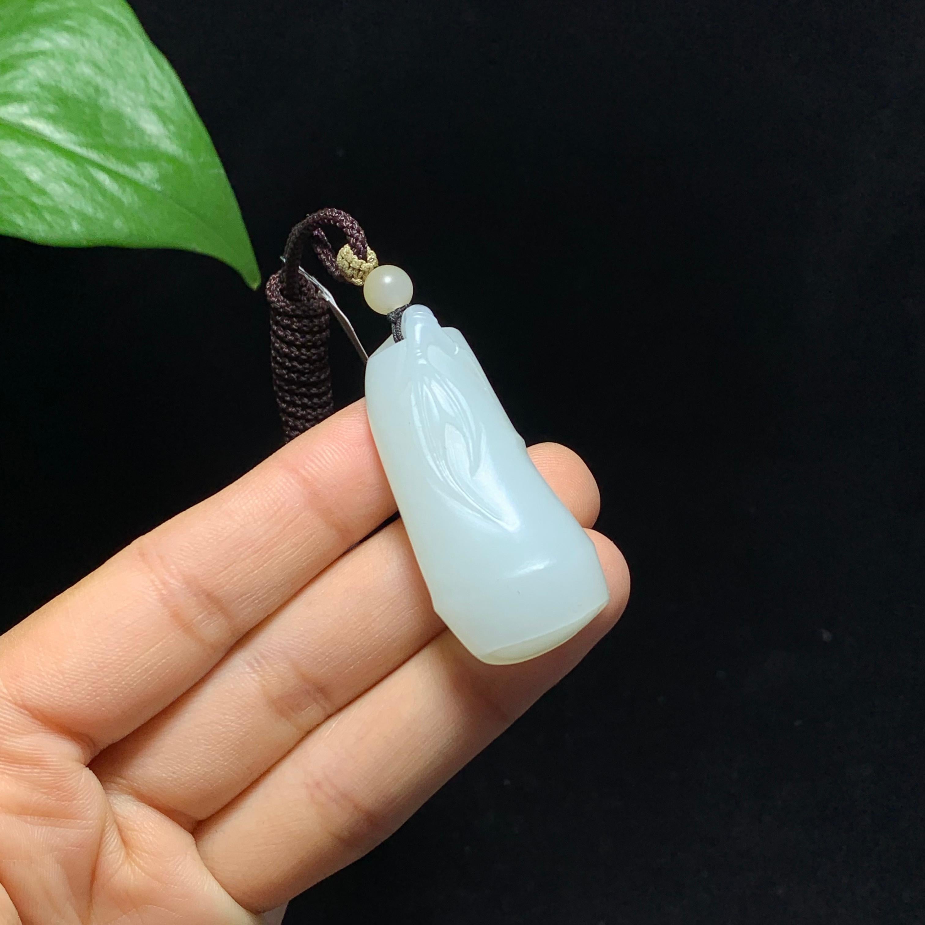 高品质和田山料羊脂白玉节节挂件（20.6g）