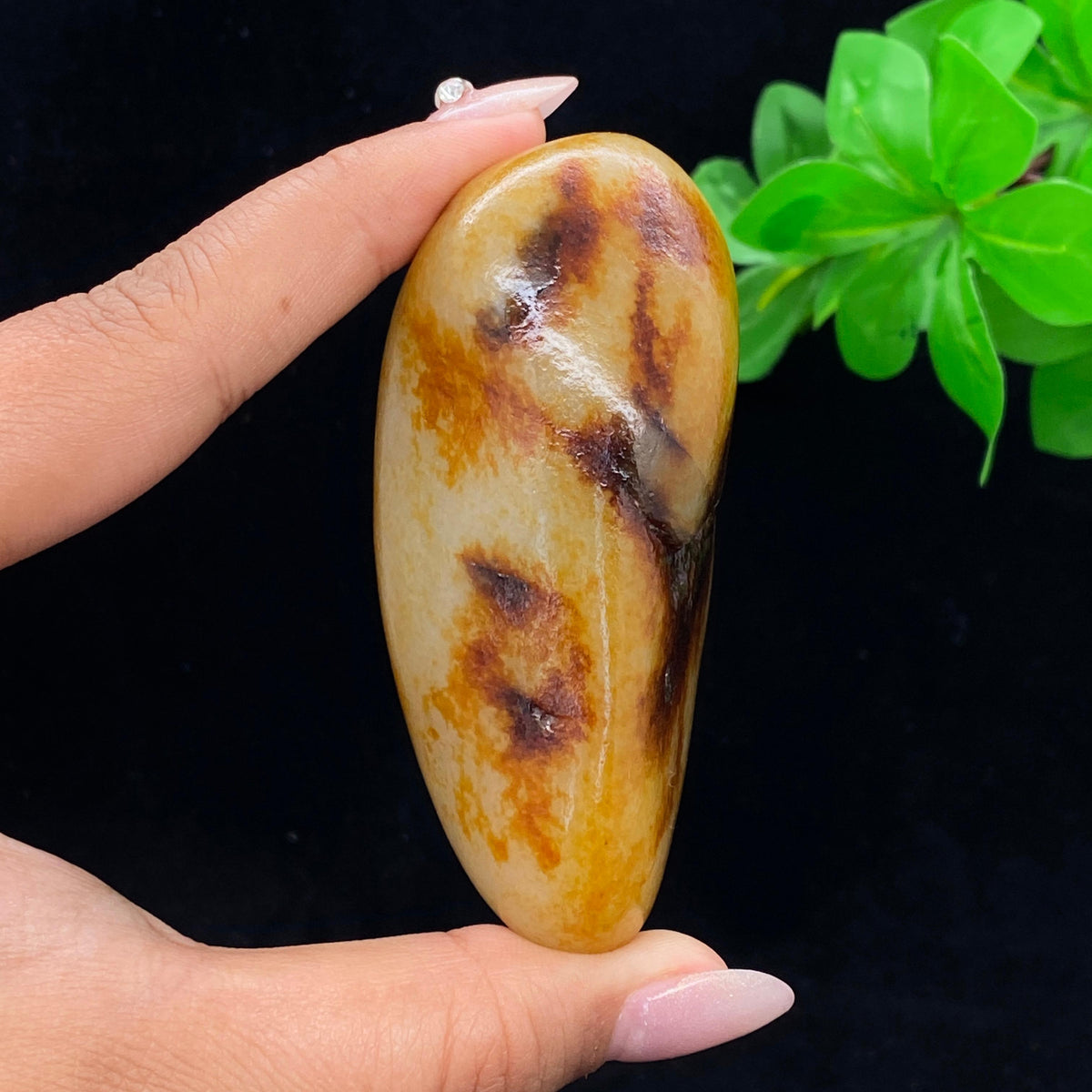 和田玉聚红皮籽料手把件（180g）